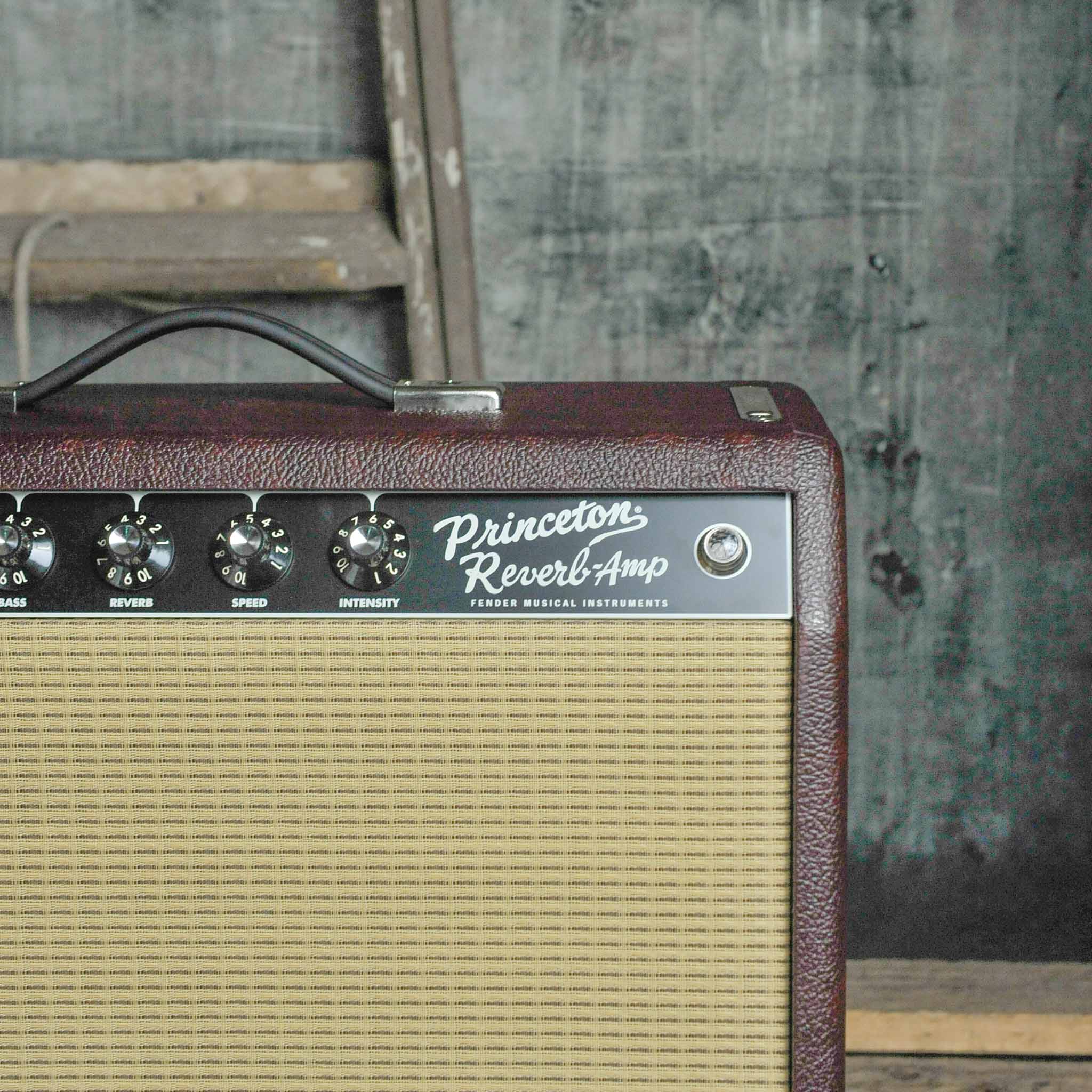 Fender Tone Master® Princeton Reverb®, 240V AUS Guitar Amp Wine (Limited Edition)