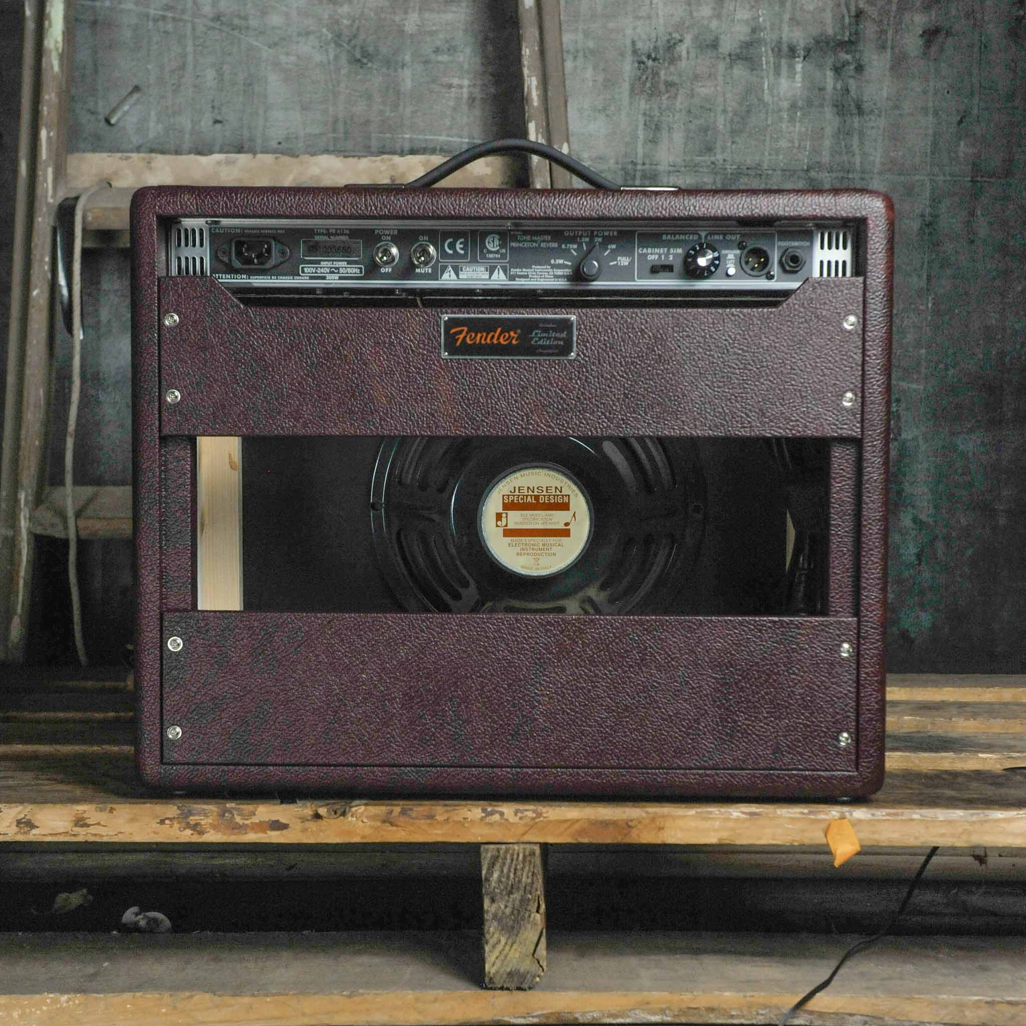 Fender Tone Master® Princeton Reverb®, 240V AUS Guitar Amp Wine (Limited Edition)