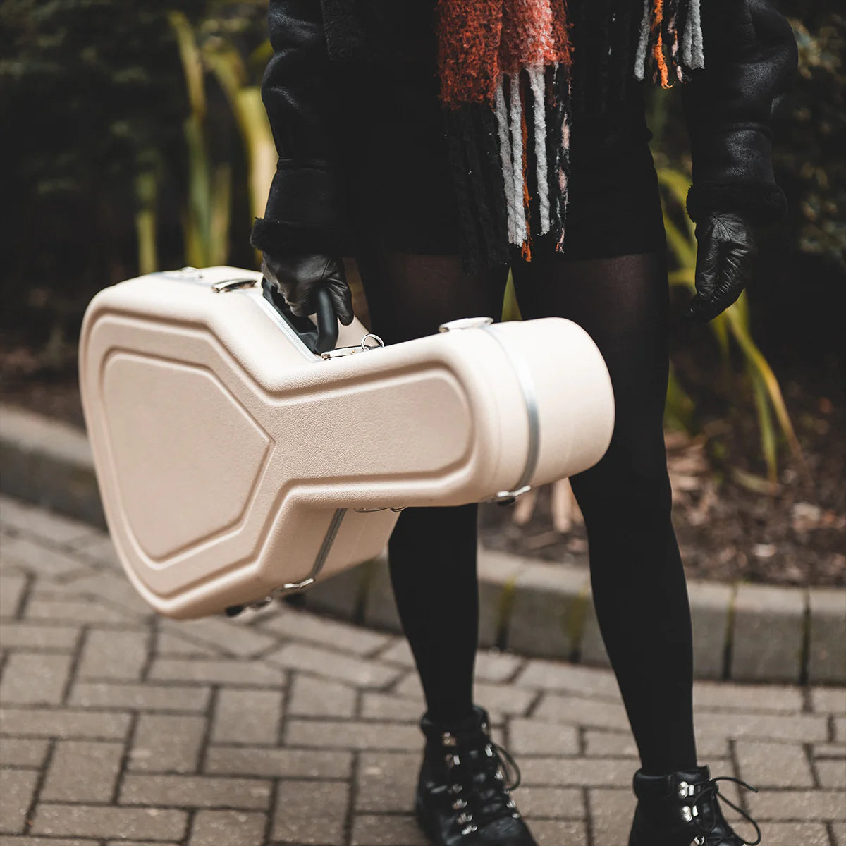 Hiscox GCL-S Lite-Flite Pro II Classical Guitar Case Small-Ivory