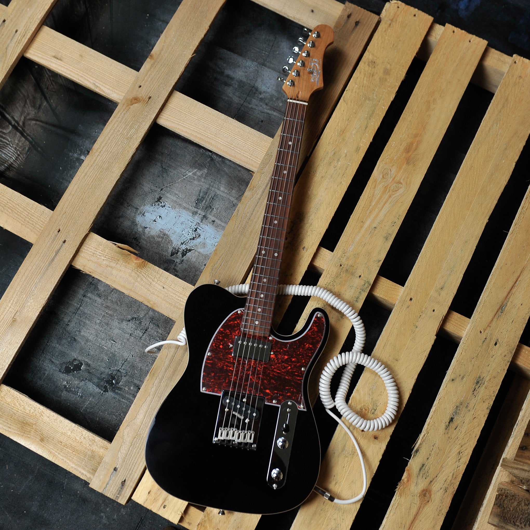 Jet JT-350-BK-R SH, Roasted Maple, Rosewood Board Black Electric Guitar