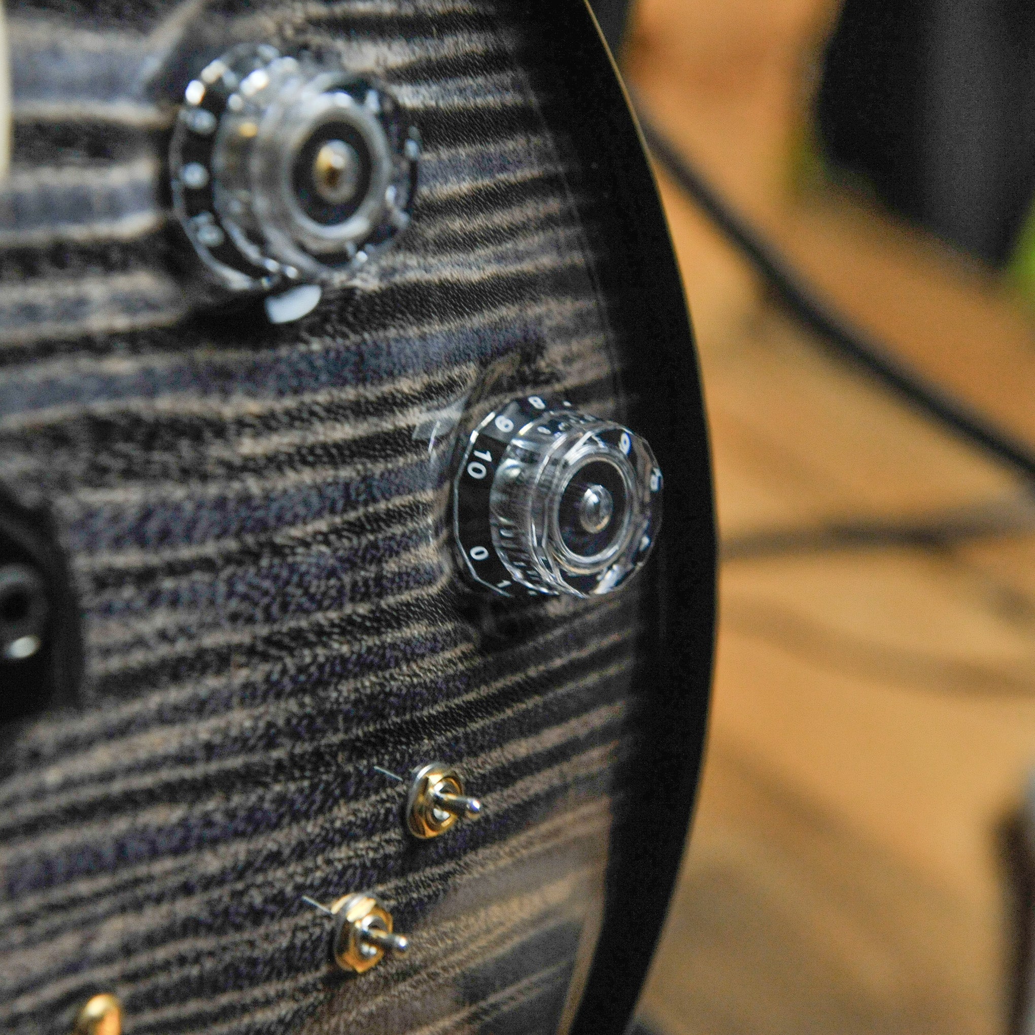 PRS Modern Eagle V: 10 Top, Charcoal Burst w/Case