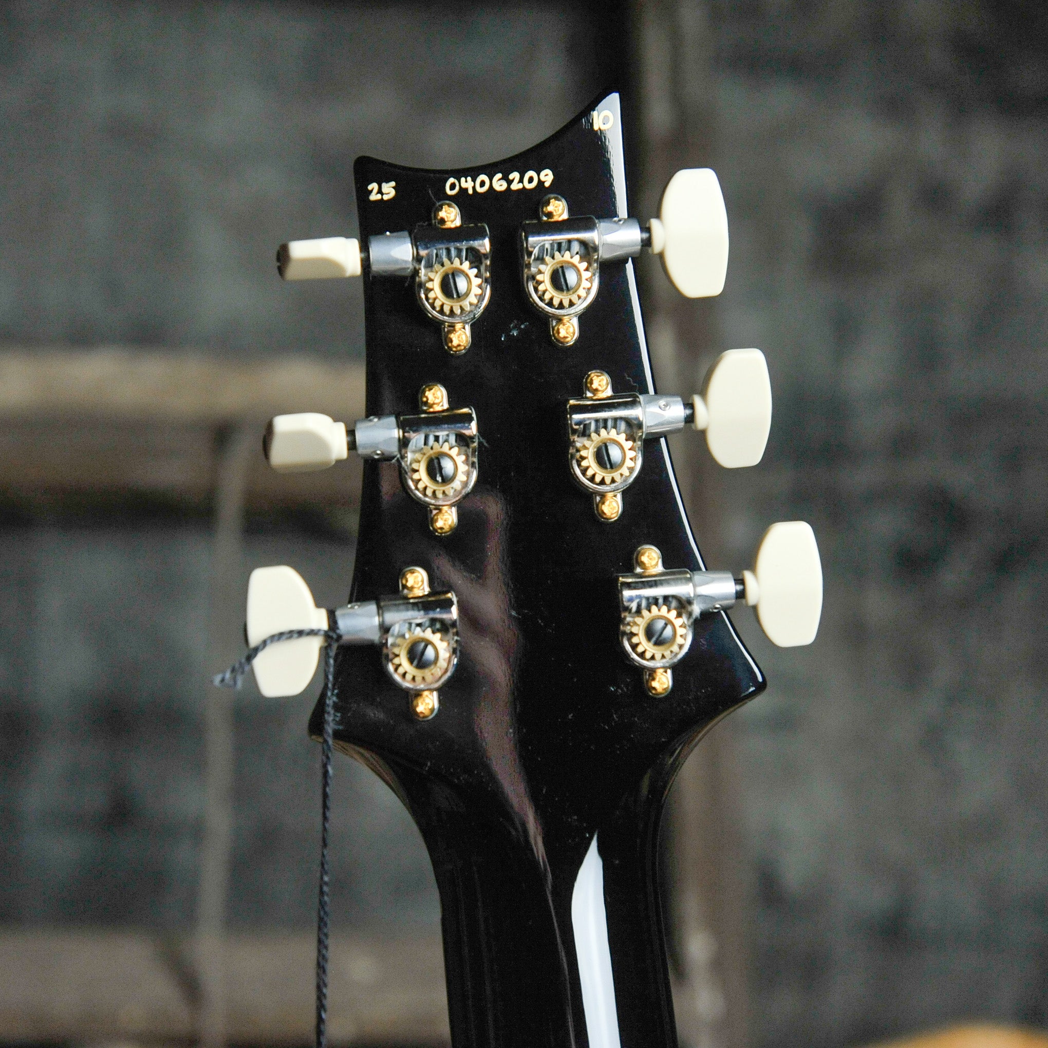 PRS Modern Eagle V: 10 Top, Charcoal Burst w/Case