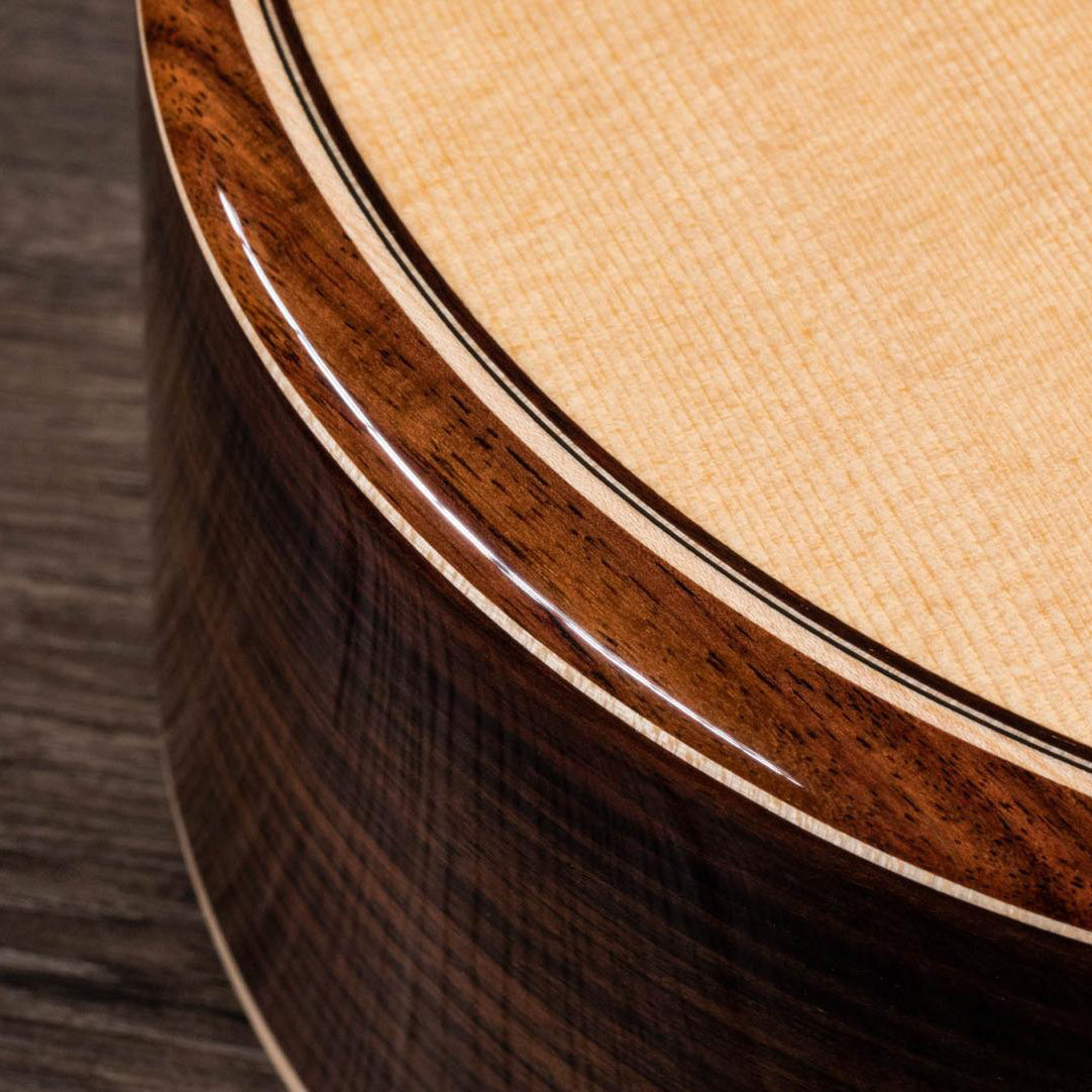 Taylor 812ce Grand Concert, V-Class Bracing