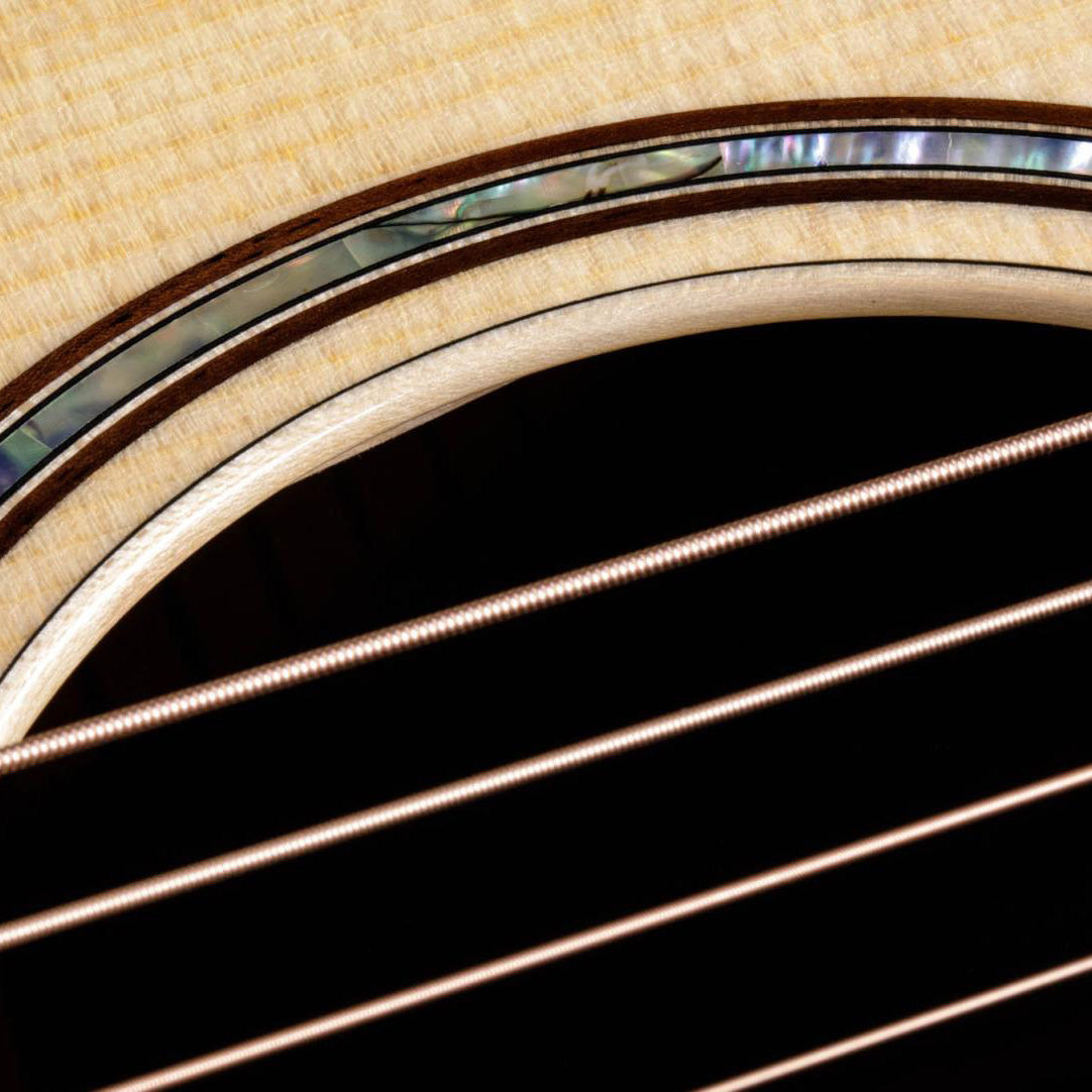 Taylor 814CE  Grand Auditorium, V-Class Bracing