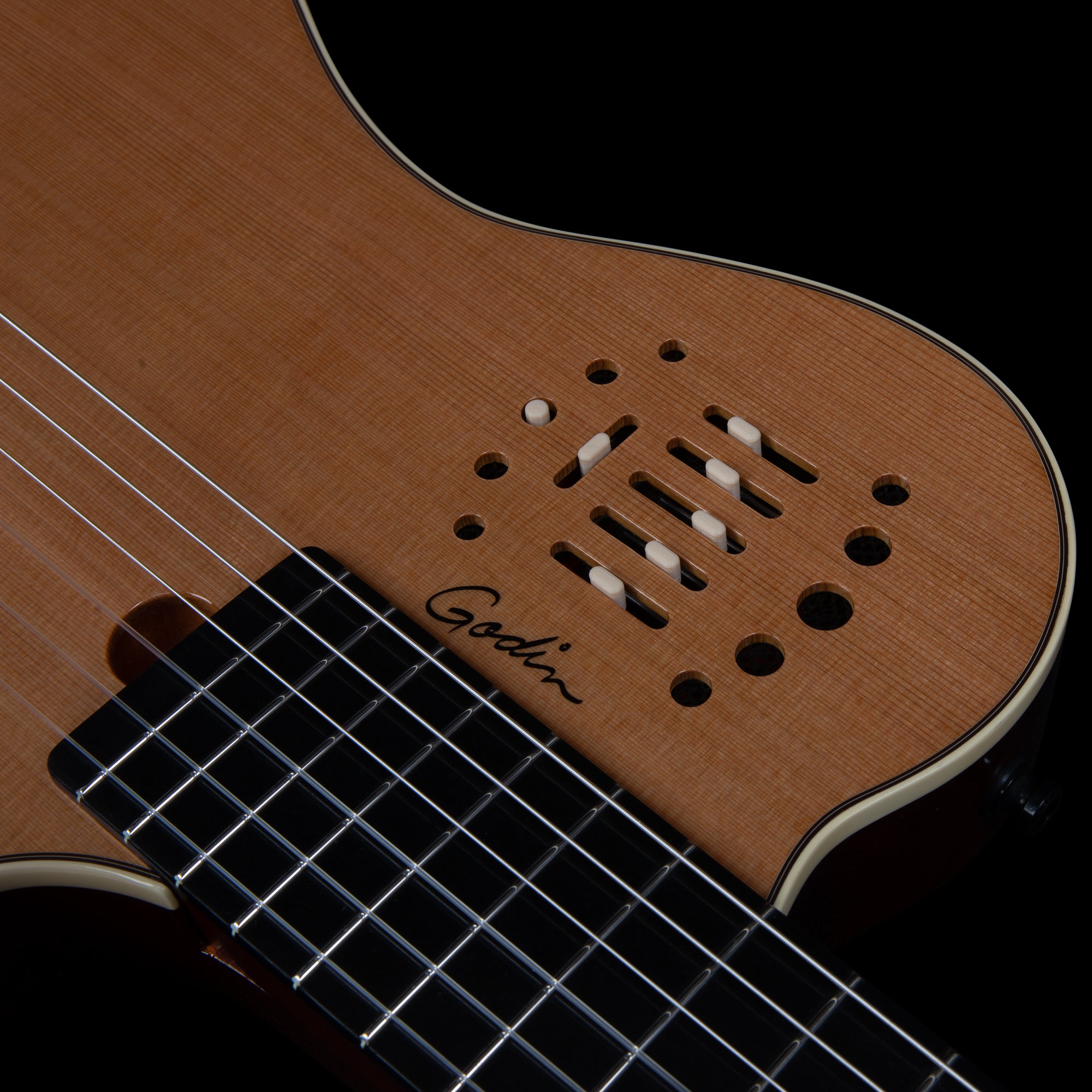 Godin Multiac Grand Concert Deluxe Classical Guitar w/Bag