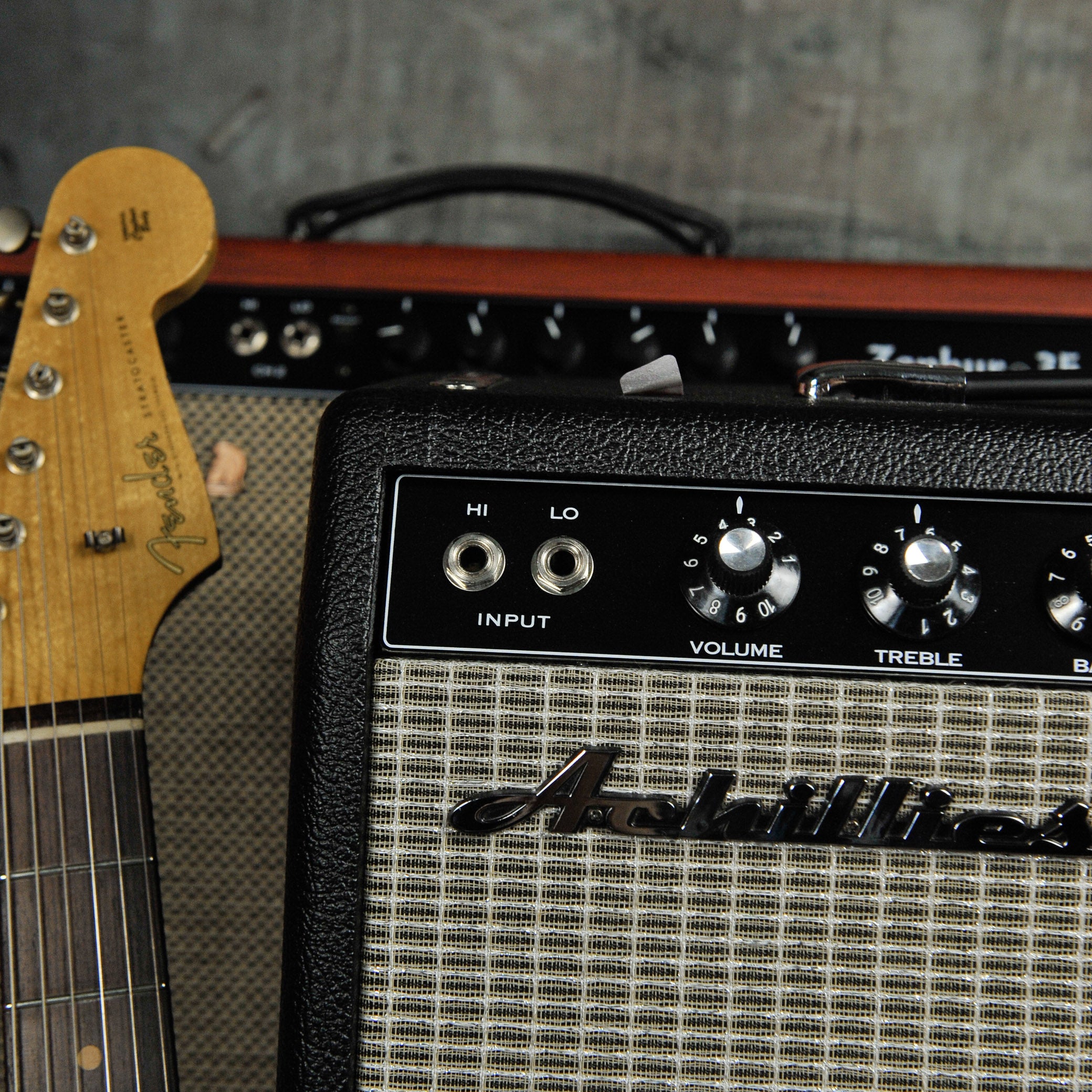 Achillies Zephyr 15 1 x 10 Combo Black Tolex