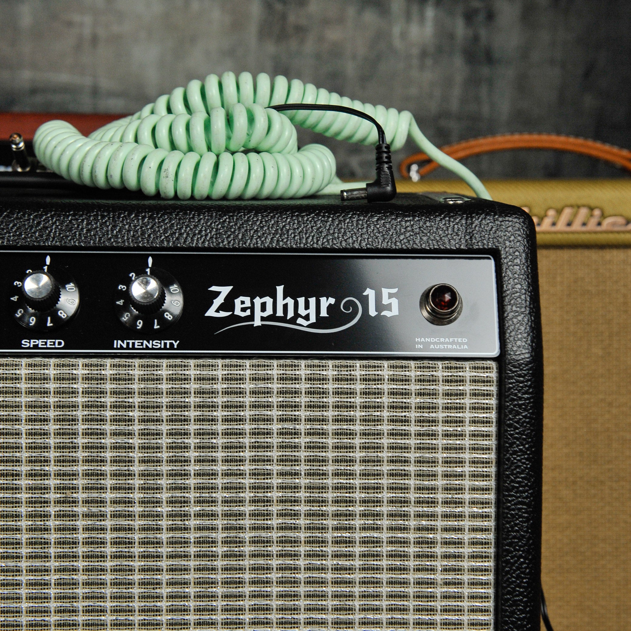 Achillies Zephyr 15 1 x 10 Combo Black Tolex