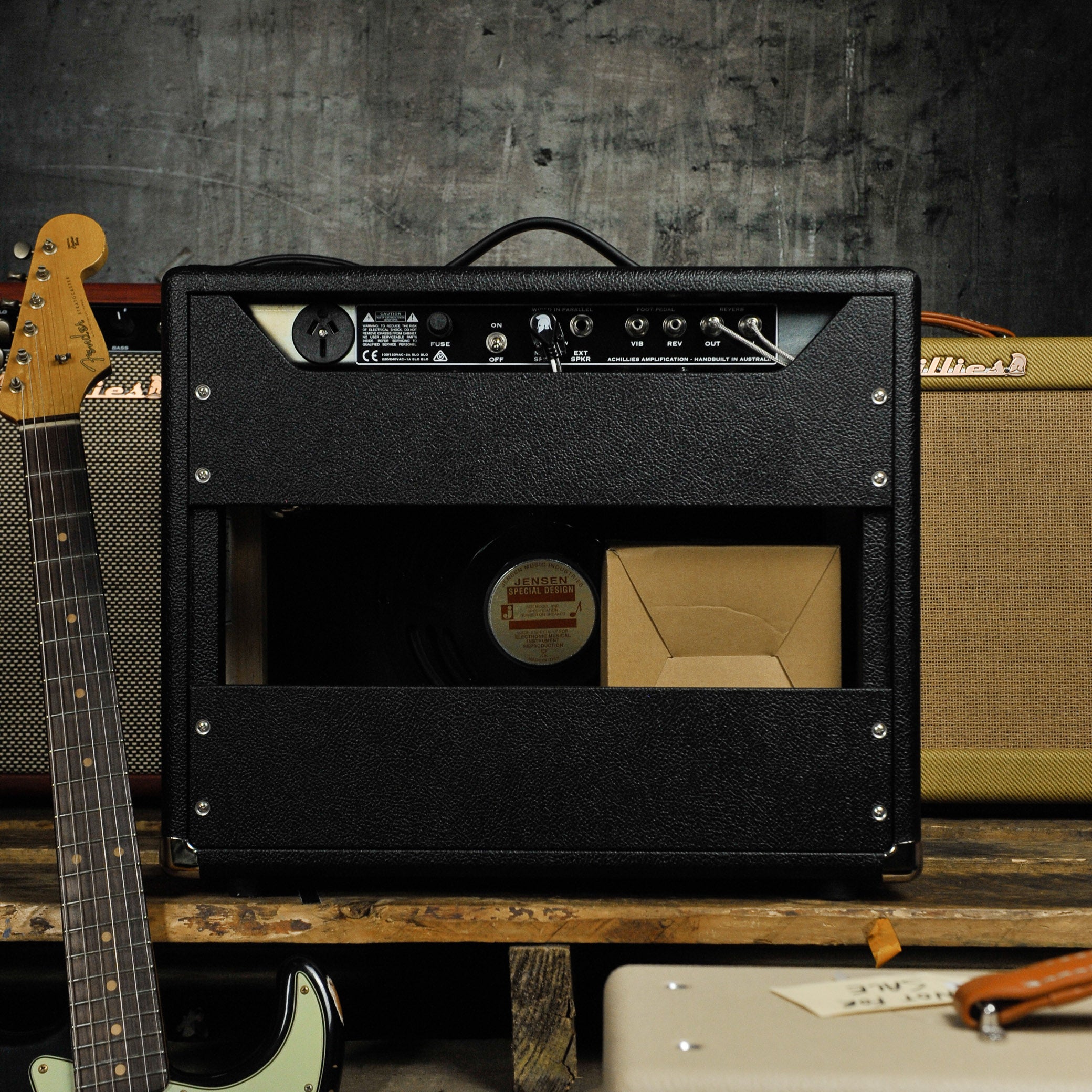 Achillies Zephyr 15 1 x 10 Combo Black Tolex