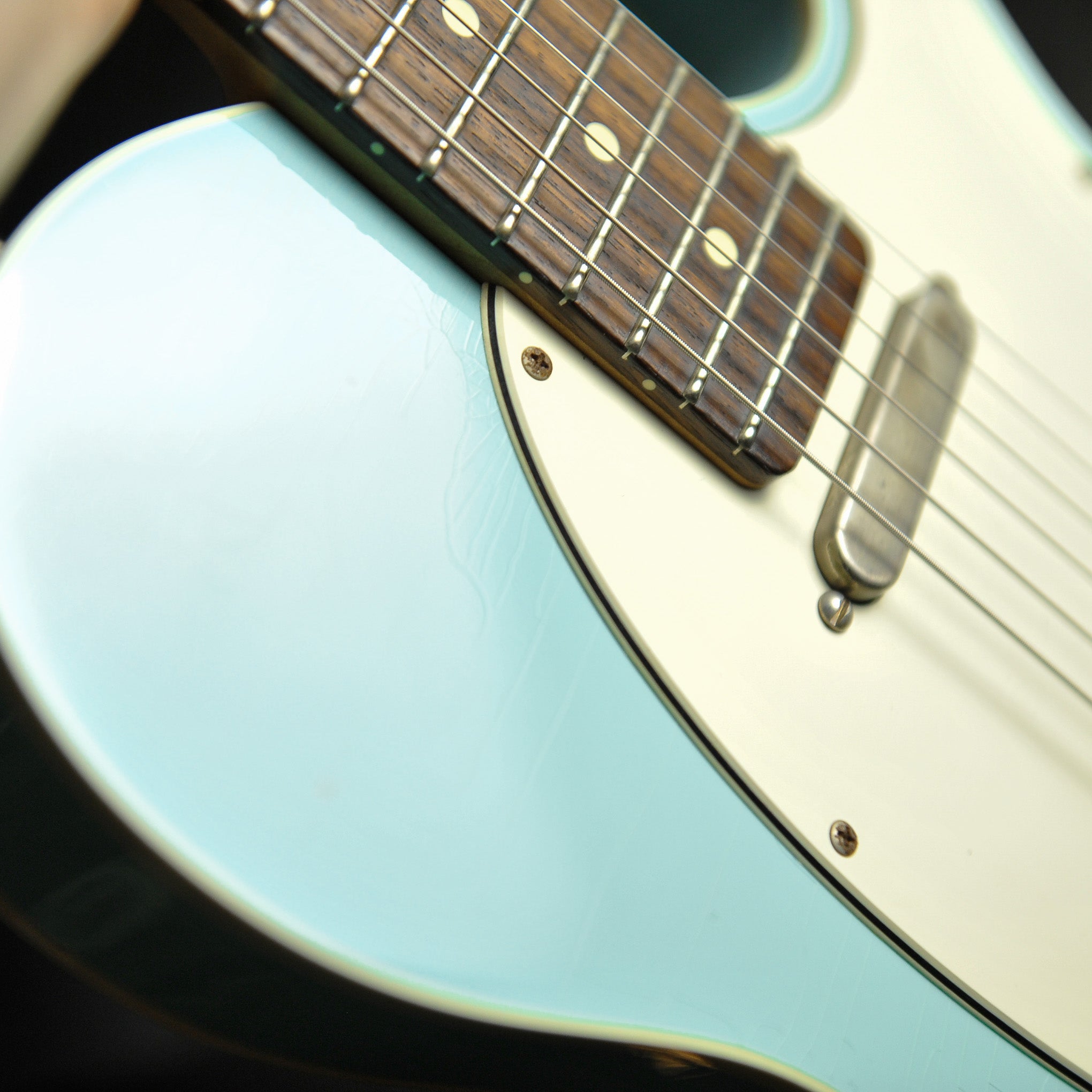 Seth Baccus Shoreline T Aged Sonic Blue Double Binding - Master Grade RW Neck, Parchment Plate