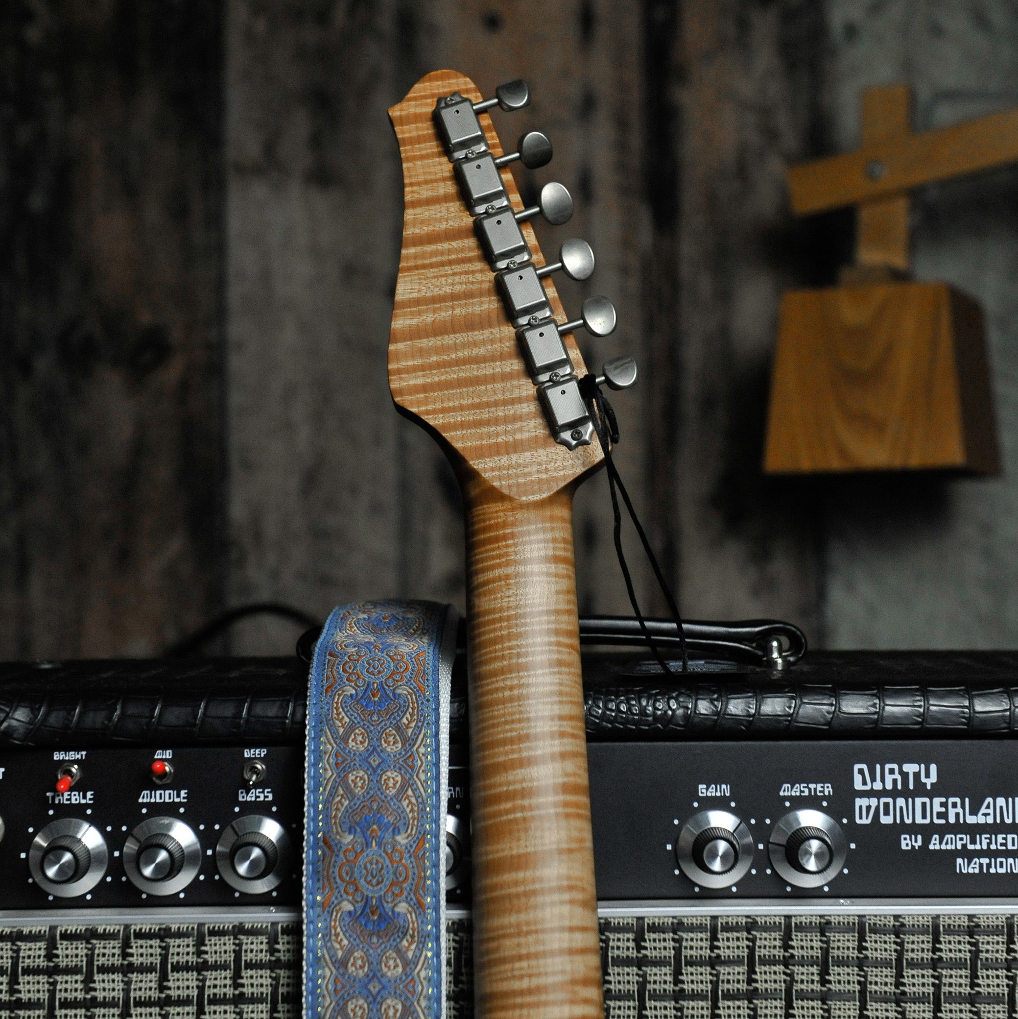 Seth Baccus Shoreline T Aged Sonic Blue Double Binding - Master Grade RW Neck, Parchment Plate