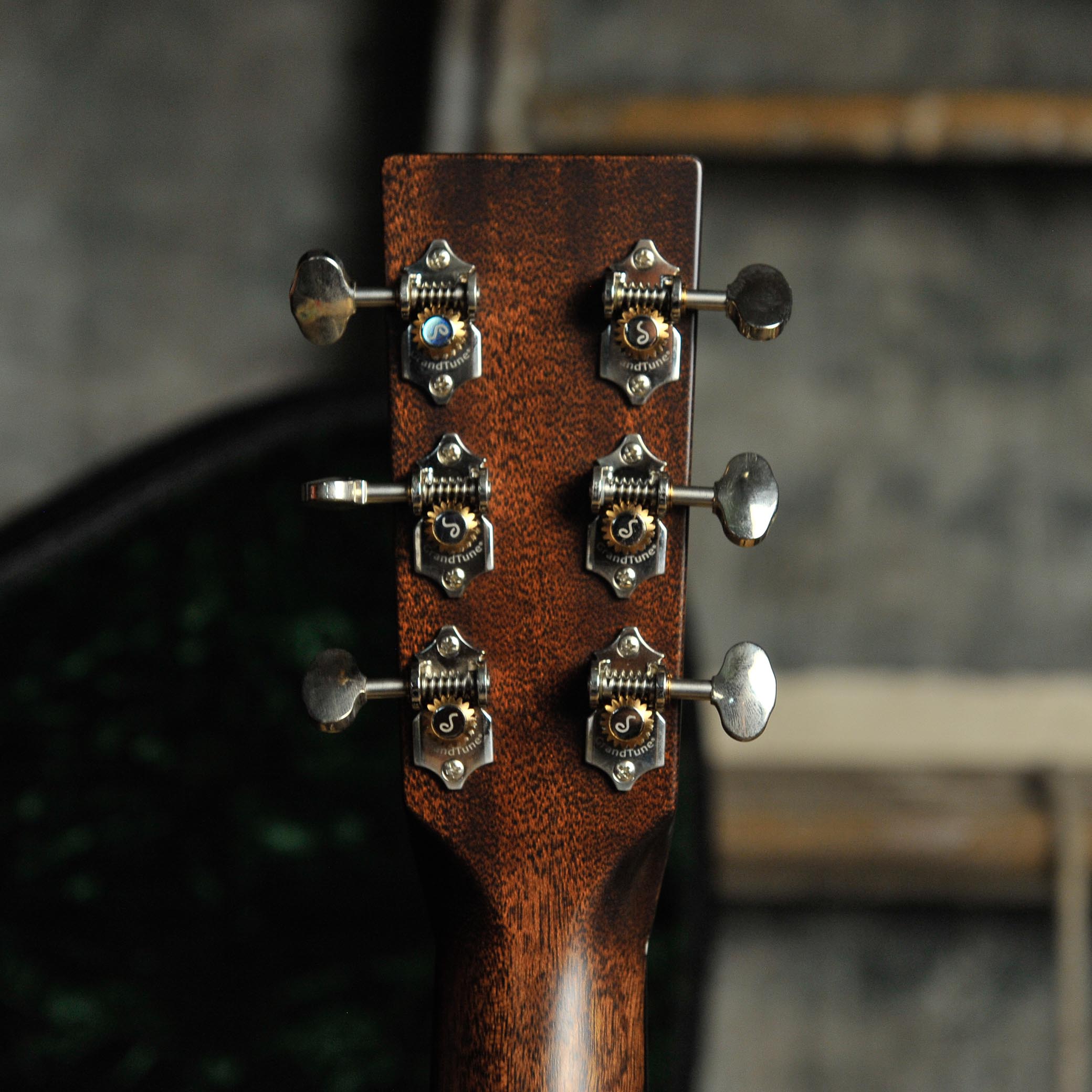 Bourgeois Professional Series Vintage OM Mahogany Sitka Top #10395