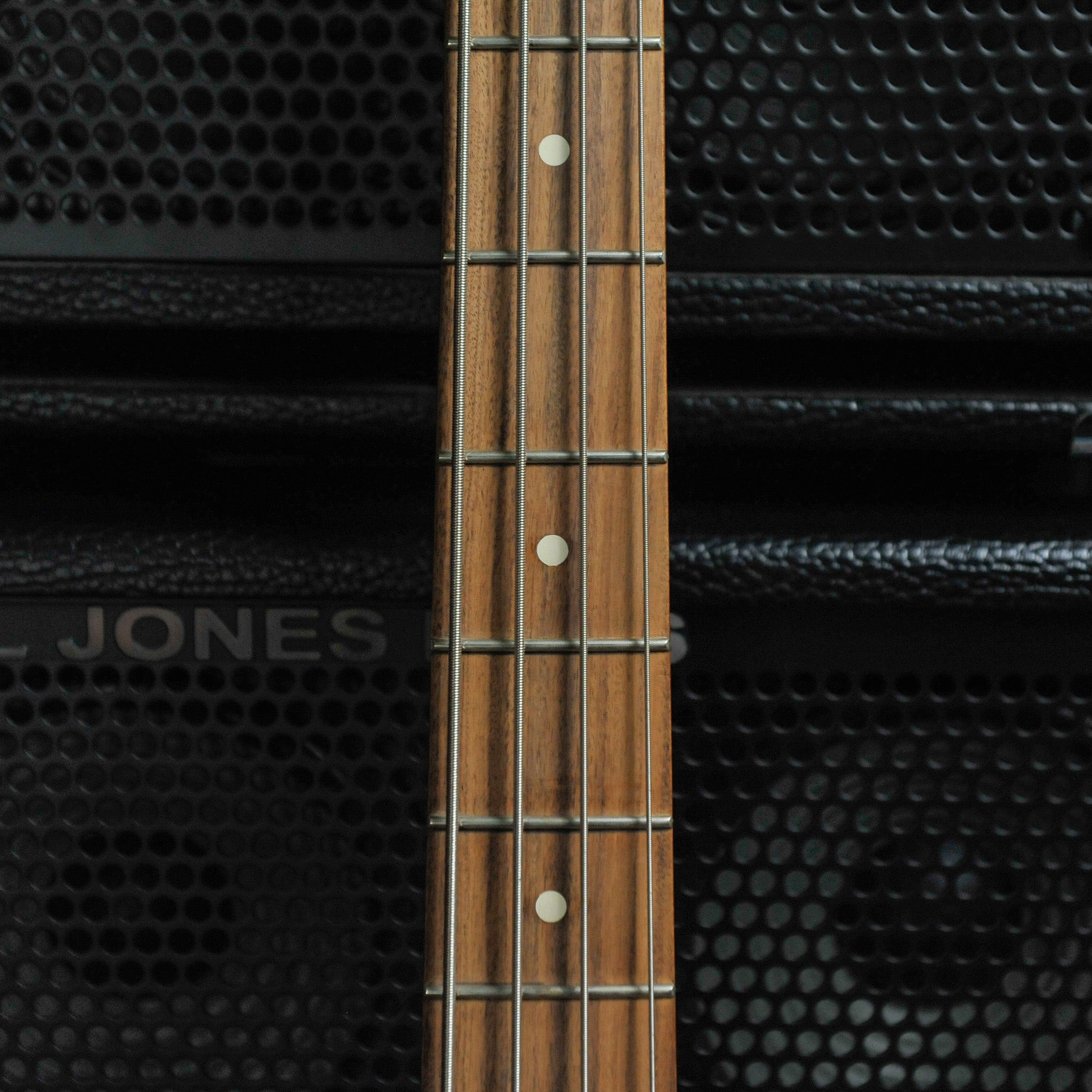 Fender Player Precision Bass®, Pau Ferro Fingerboard, 3-Color Sunburst