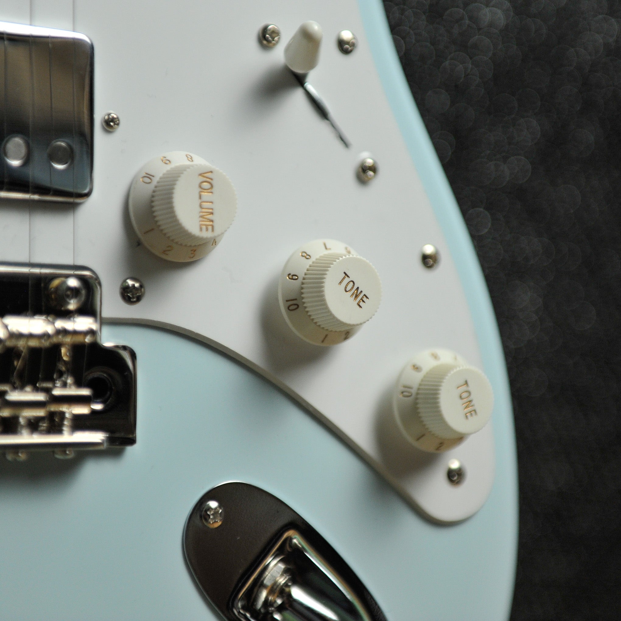 Cole Clark Electric Hollow Baby HSS Blue w/Case