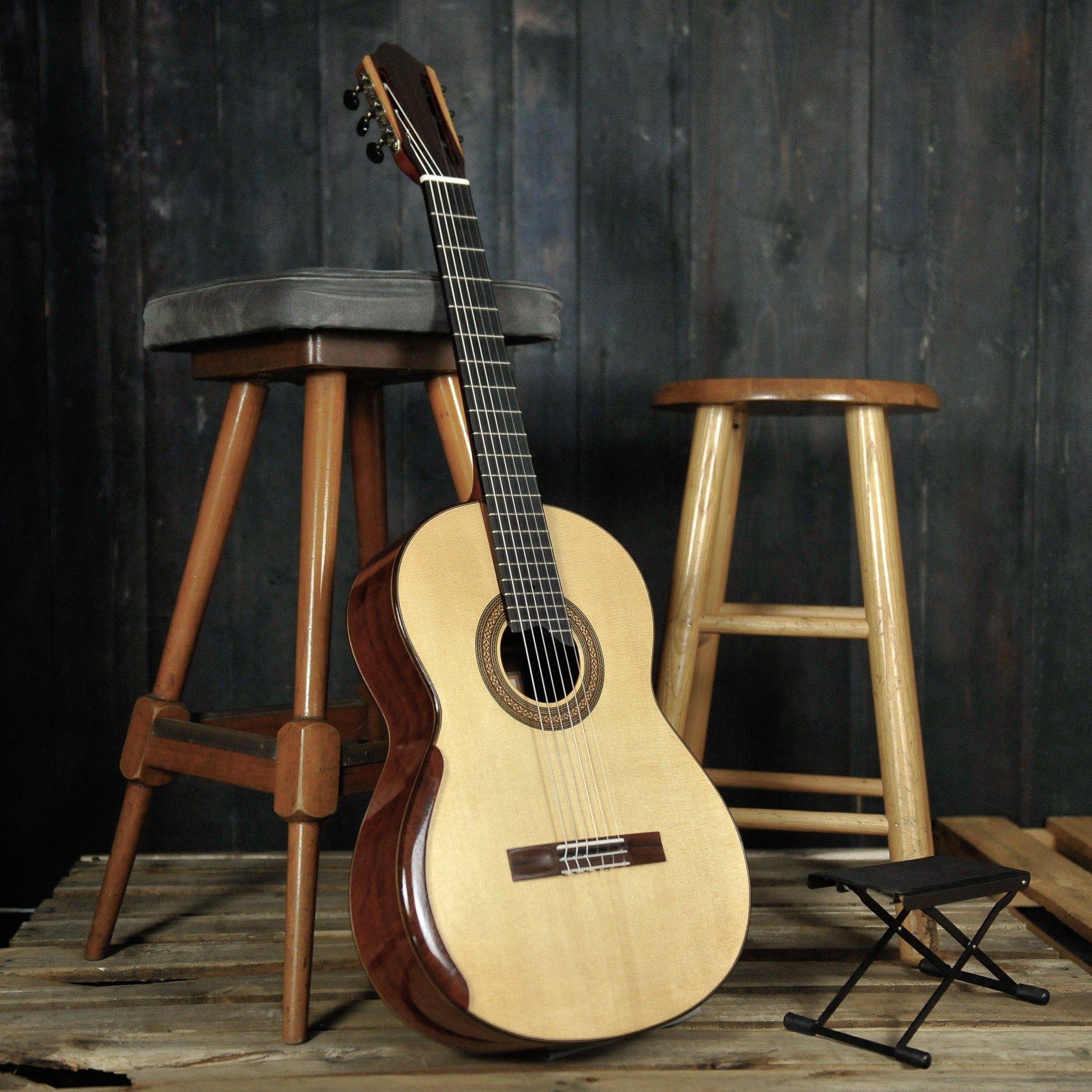 Dan Kellaway Concert Classical Guitar "Redwood Tilt Neck"