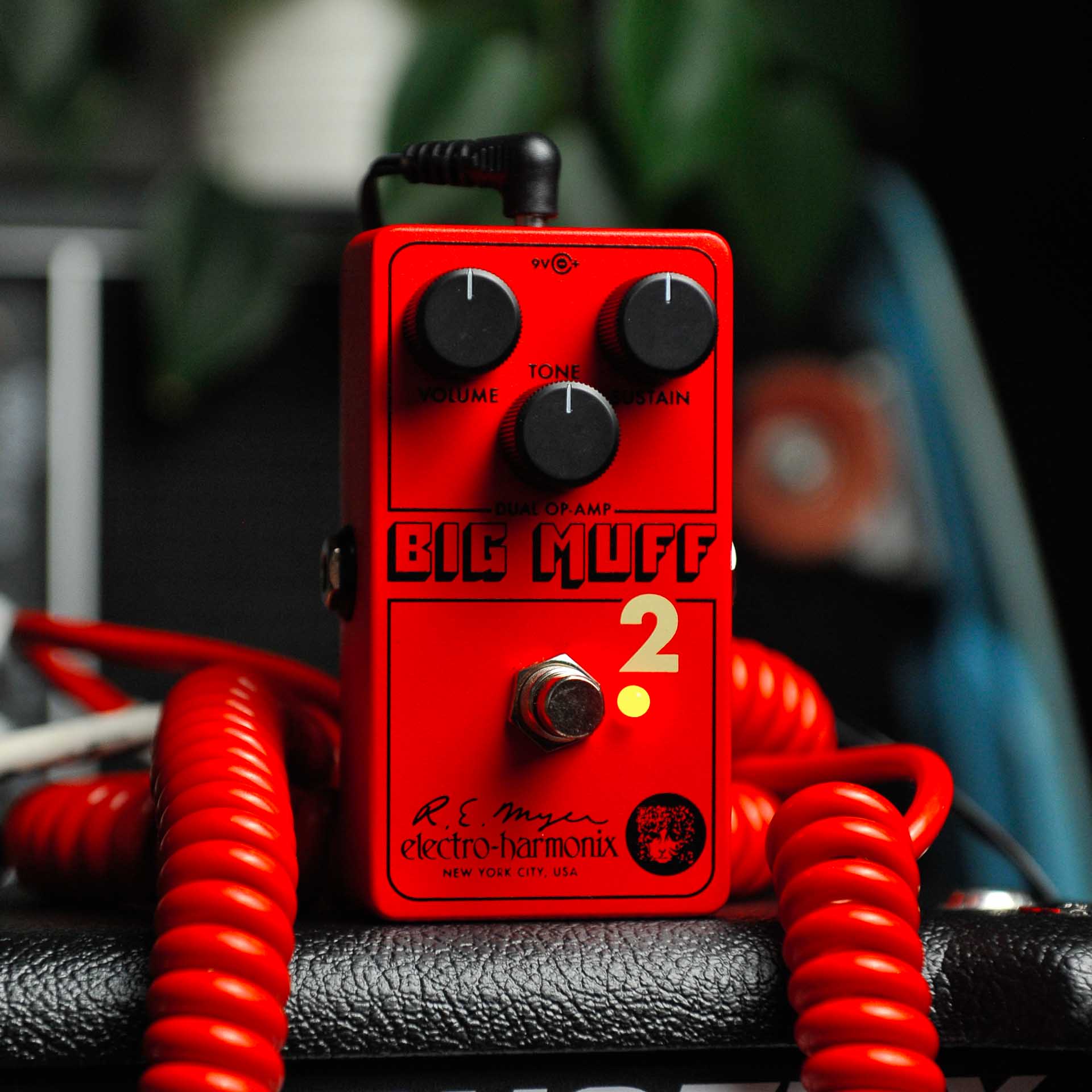 Electro Harmonix Big Muff Pi 2 | Dual Op-Amp Fuzz Pedal