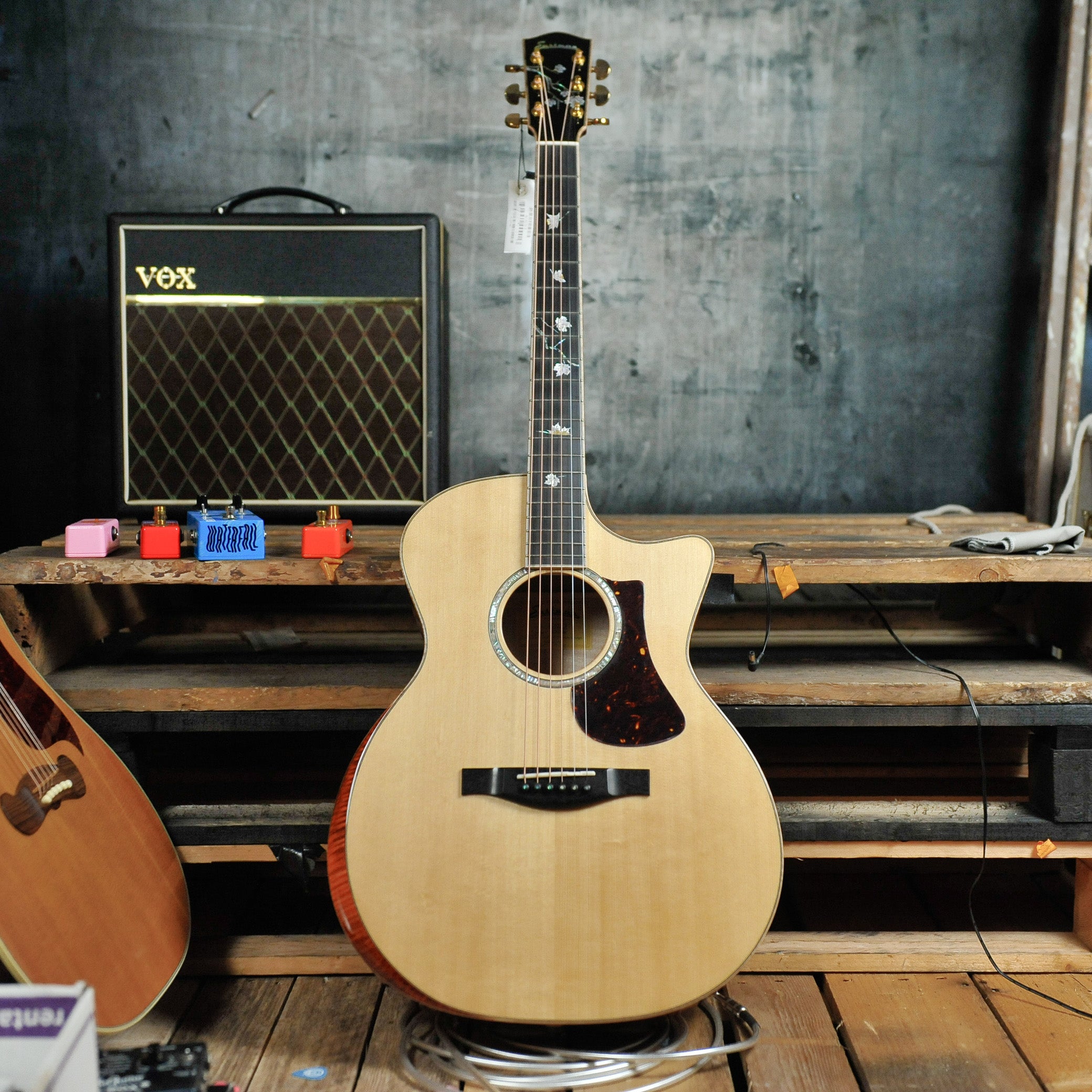 Eastman AC622CE Grand Auditorium Acoustic Guitar