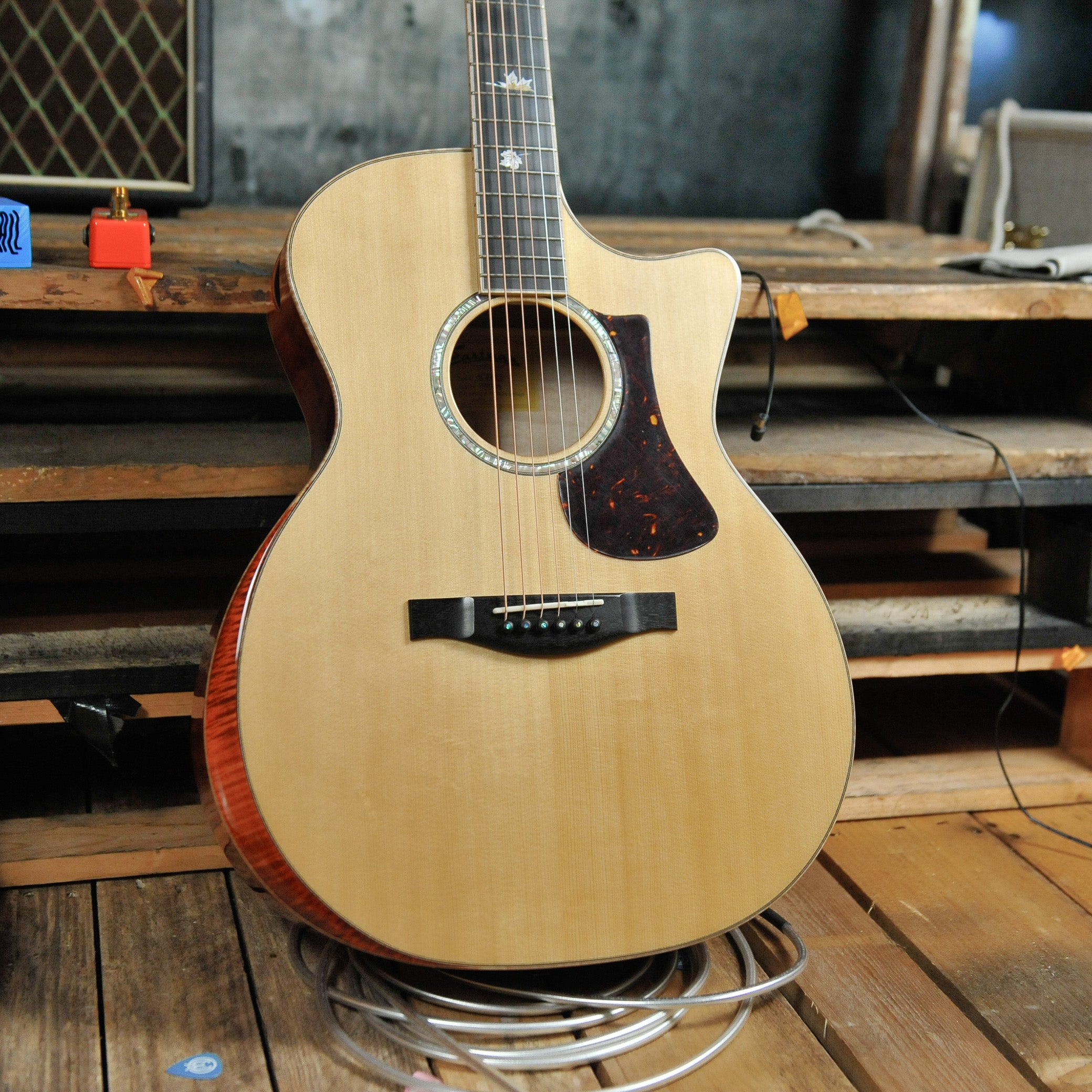 Eastman AC622CE Grand Auditorium Acoustic Guitar