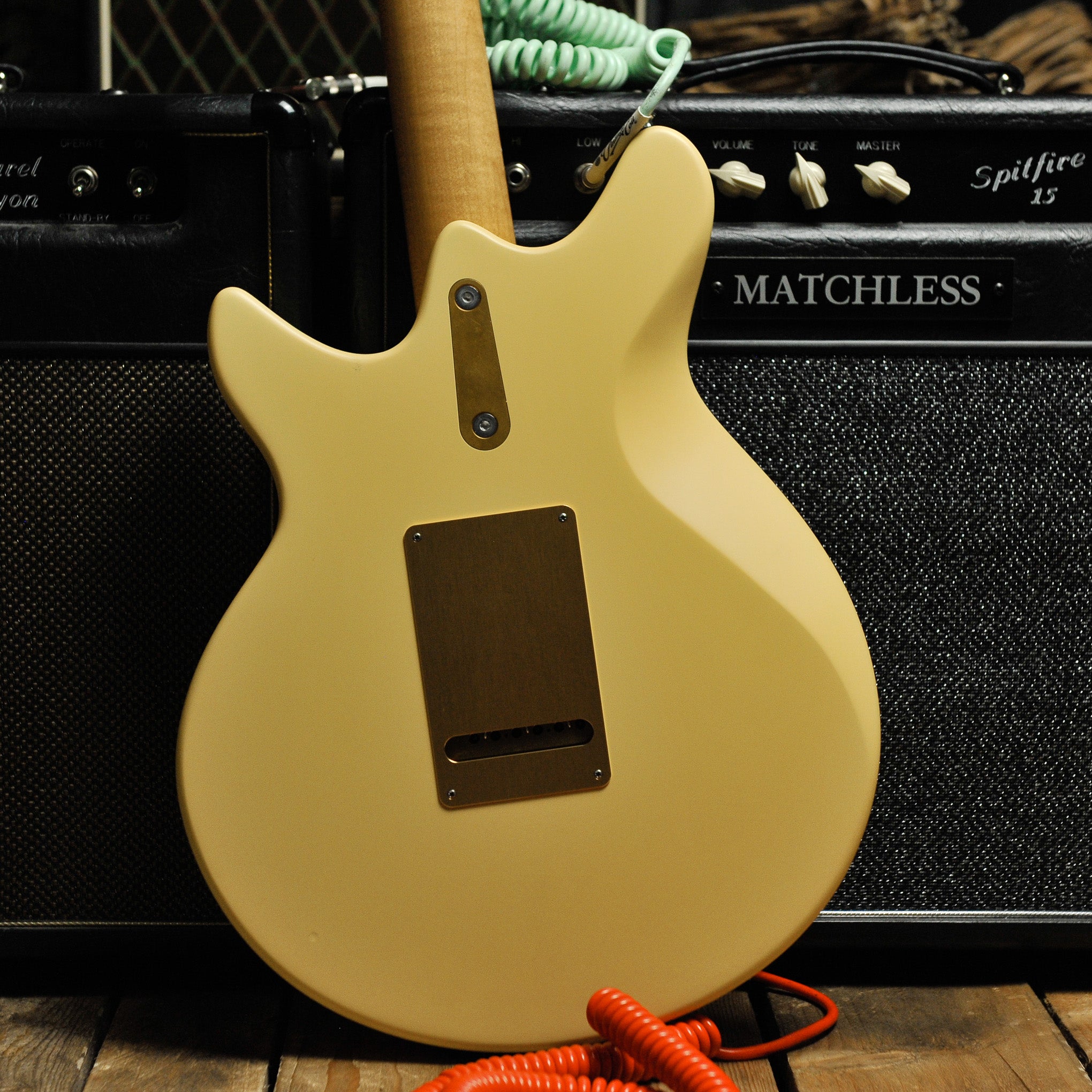 Eastman Fullertone DC 62 Desert Sand w/Bag
