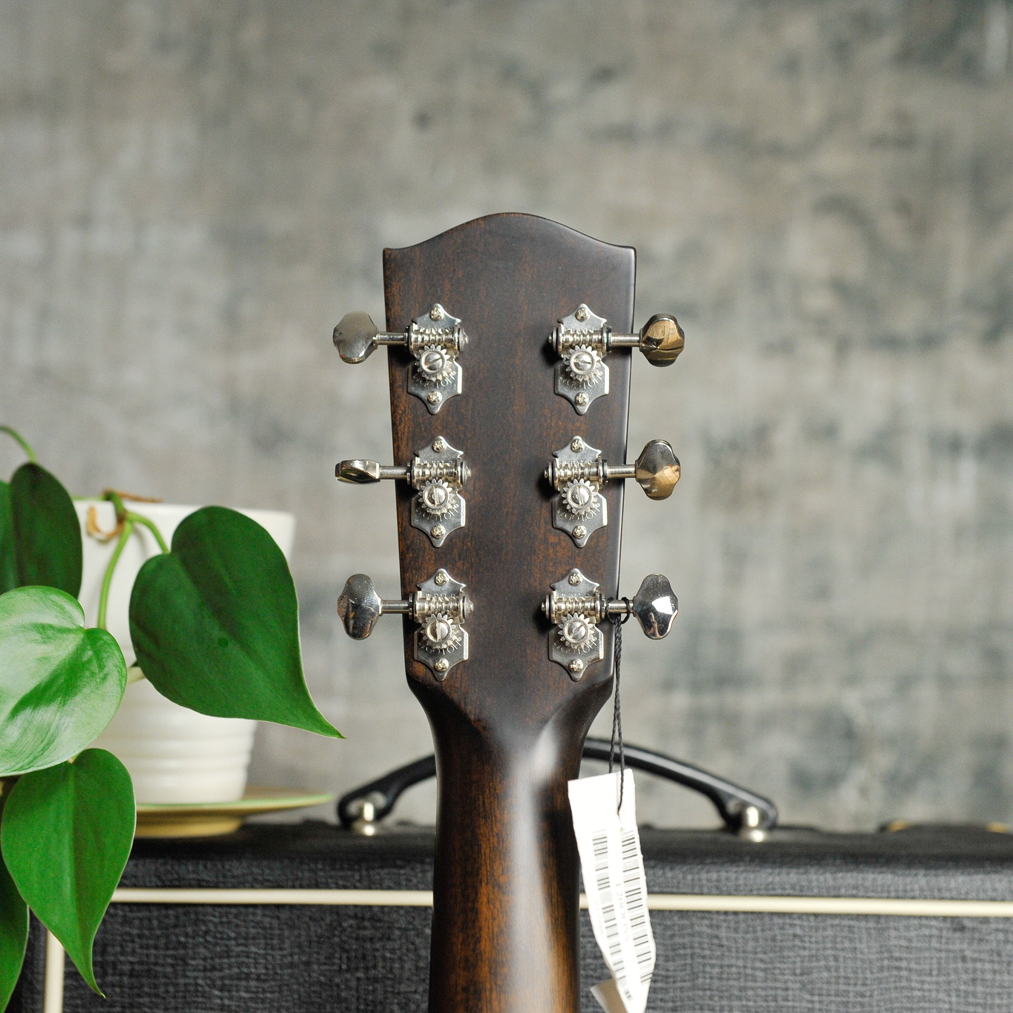 Eastman E20 OOSS Adirondak/Rosewood Acoustic (non-Thermo Cure)