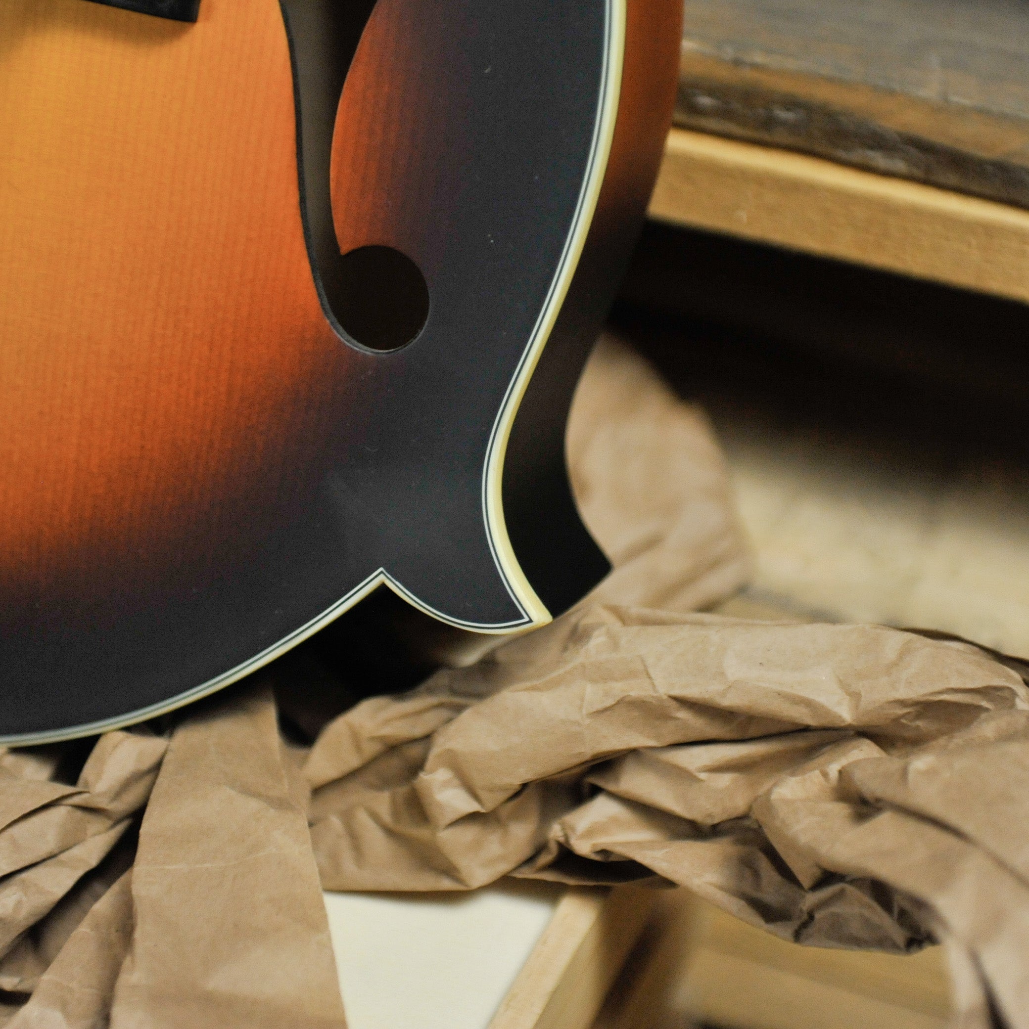 Eastman MDA315E SB F-Style Mandola w/Pickup w/Bag Sunburst