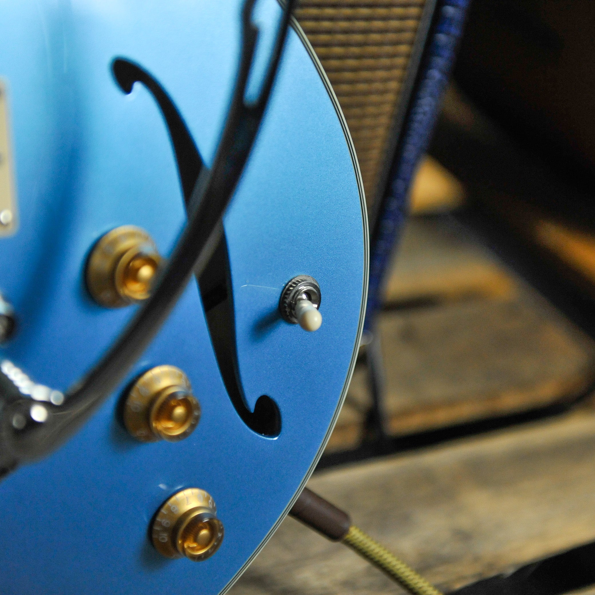 Eastman Romeo - LA Thinline Archtop Electric Guitar Celestine Blue