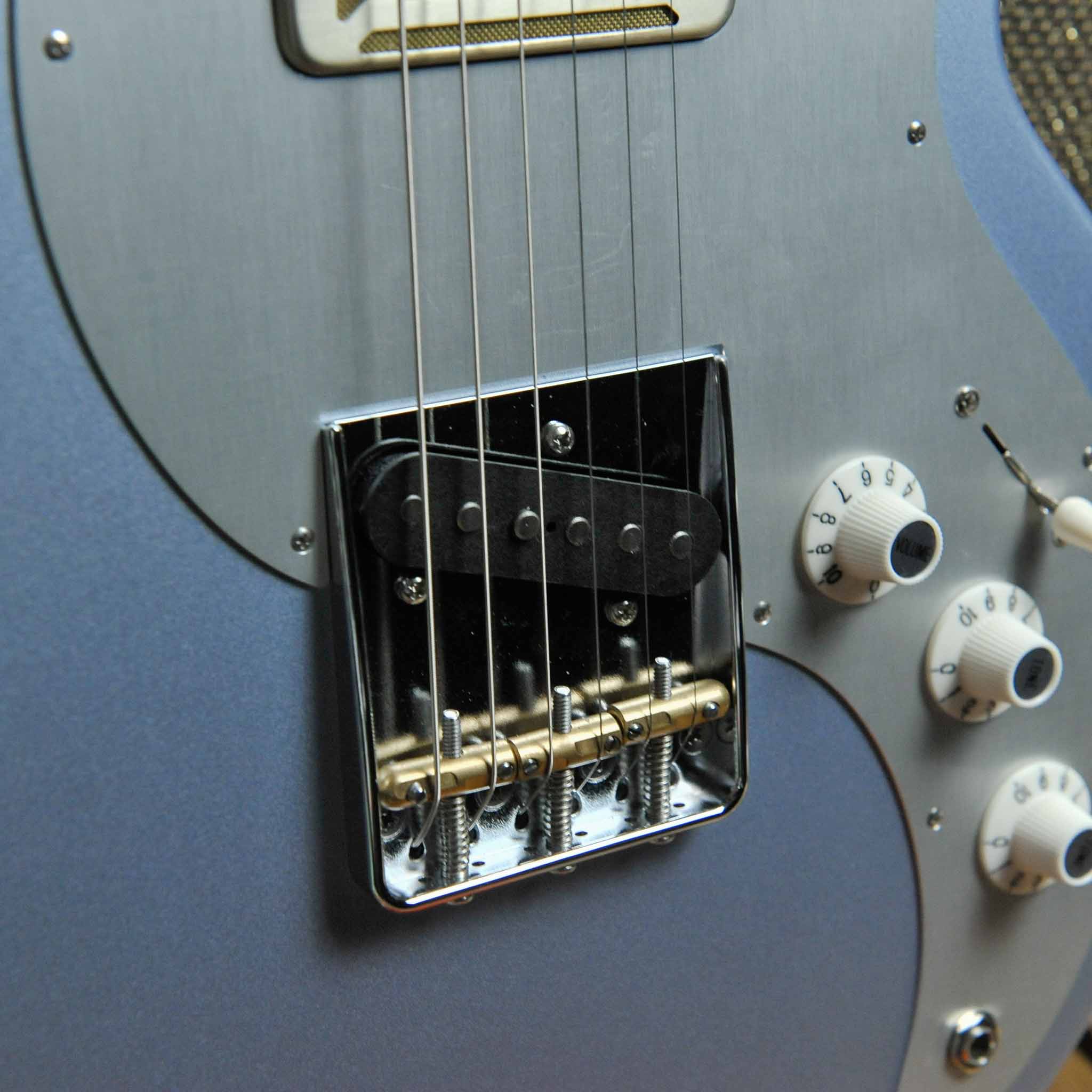 Eastman Fullertone SC 52 Ice Blue Metallic w/Bag – Gladesville