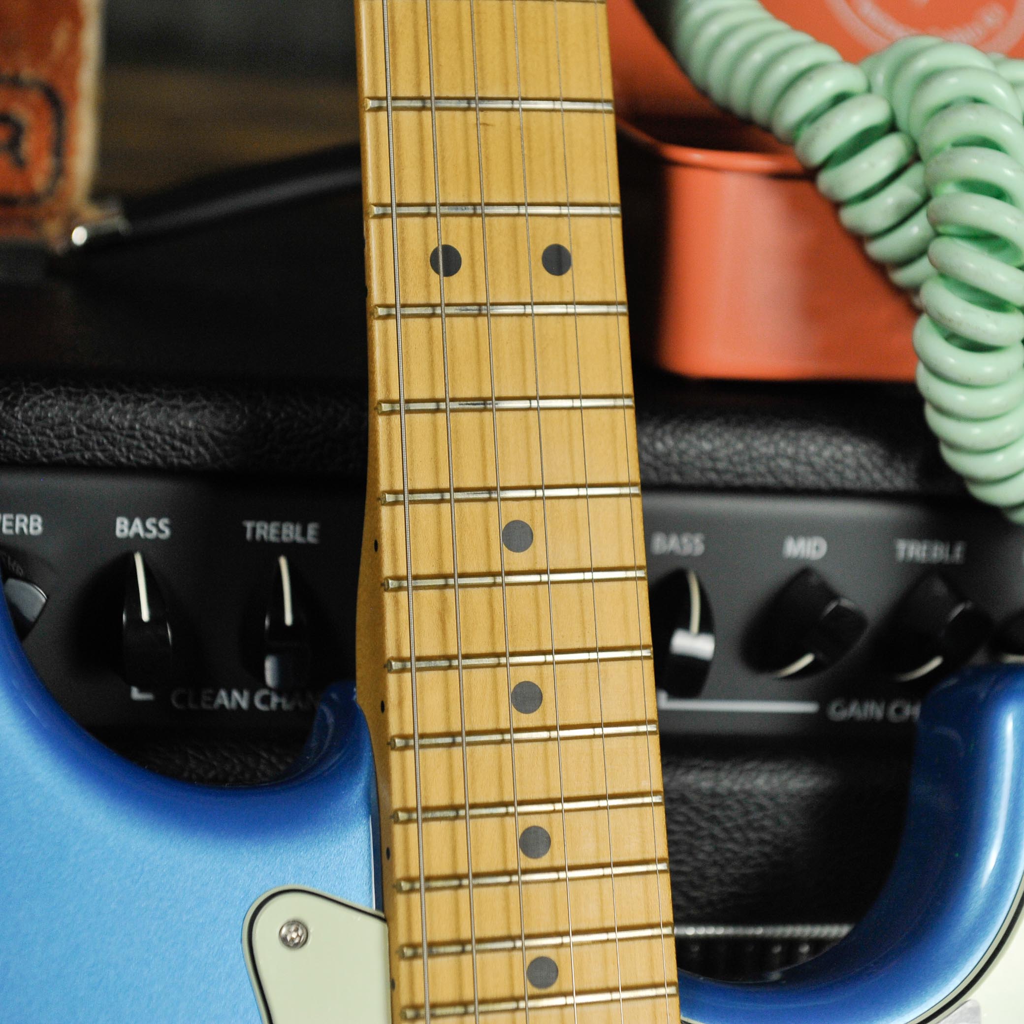 Fender American Professional Classic Stratocaster®, Maple Fingerboard, Faded Lake Placid Blue