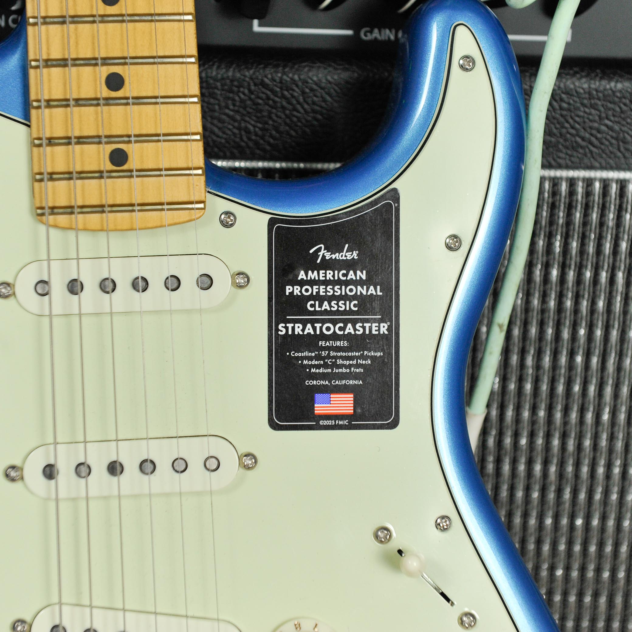 Fender American Professional Classic Stratocaster®, Maple Fingerboard, Faded Lake Placid Blue