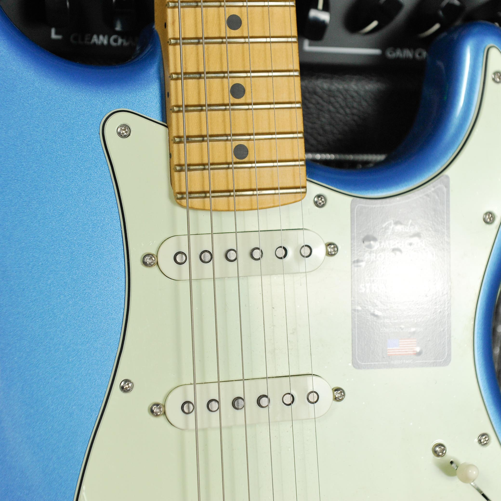 Fender American Professional Classic Stratocaster®, Maple Fingerboard, Faded Lake Placid Blue