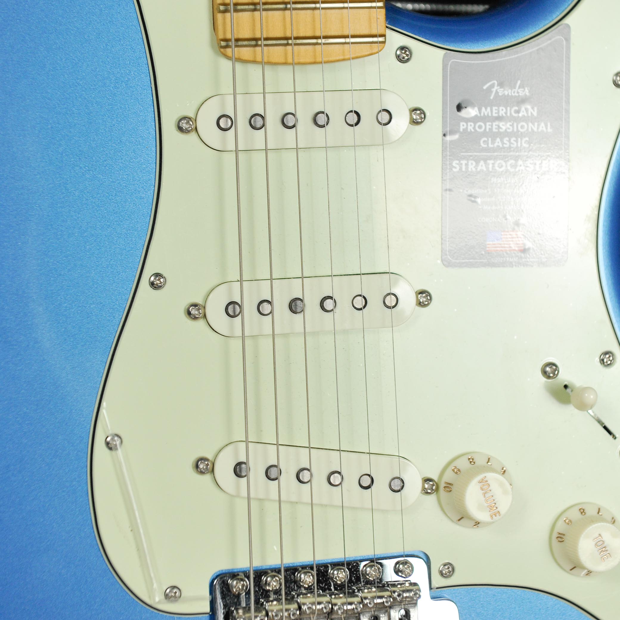 Fender American Professional Classic Stratocaster®, Maple Fingerboard, Faded Lake Placid Blue