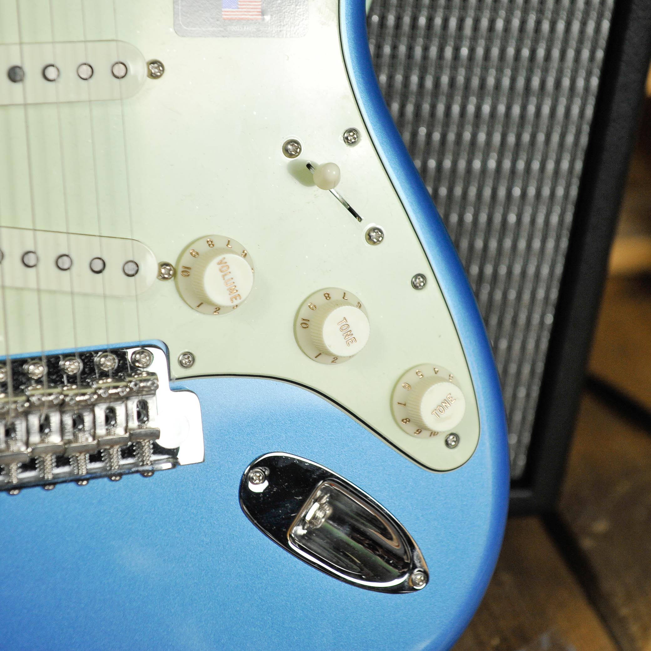 Fender American Professional Classic Stratocaster®, Maple Fingerboard, Faded Lake Placid Blue