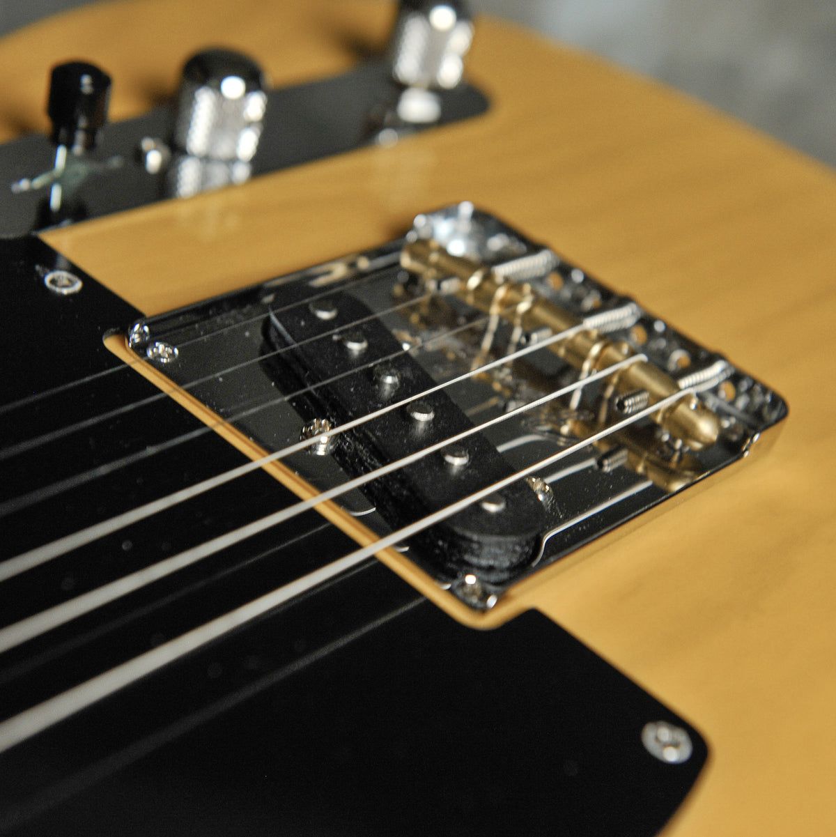 American Professional Telecaster® Maple Fingerboard, Butterscotch Blonde