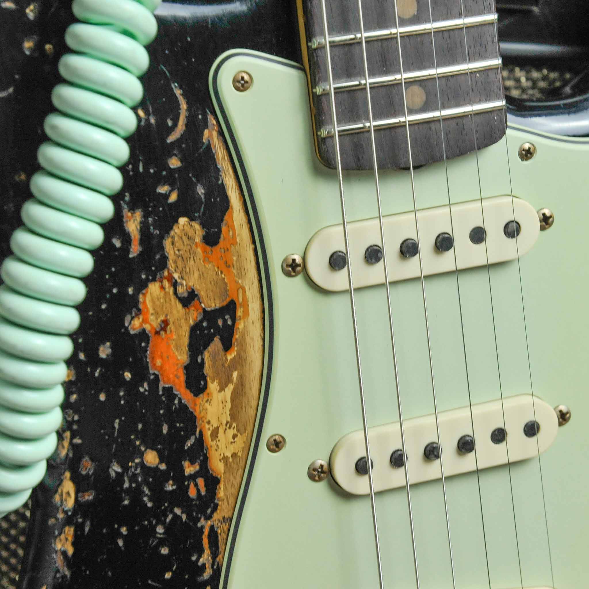 Fender Custom Shop 1963 Stratocaster® Super Heavy Relic® Super Faded Aged Black over 3-Color Sunburst