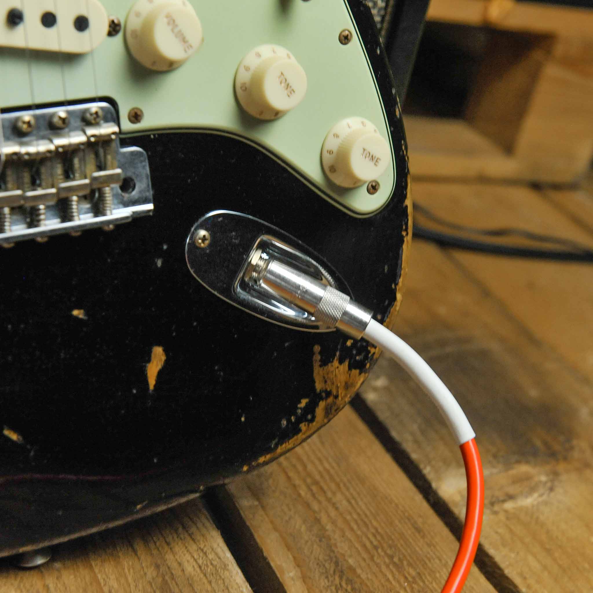 Fender Custom Shop 1963 Stratocaster® Super Heavy Relic® Super Faded Aged Black over 3-Color Sunburst