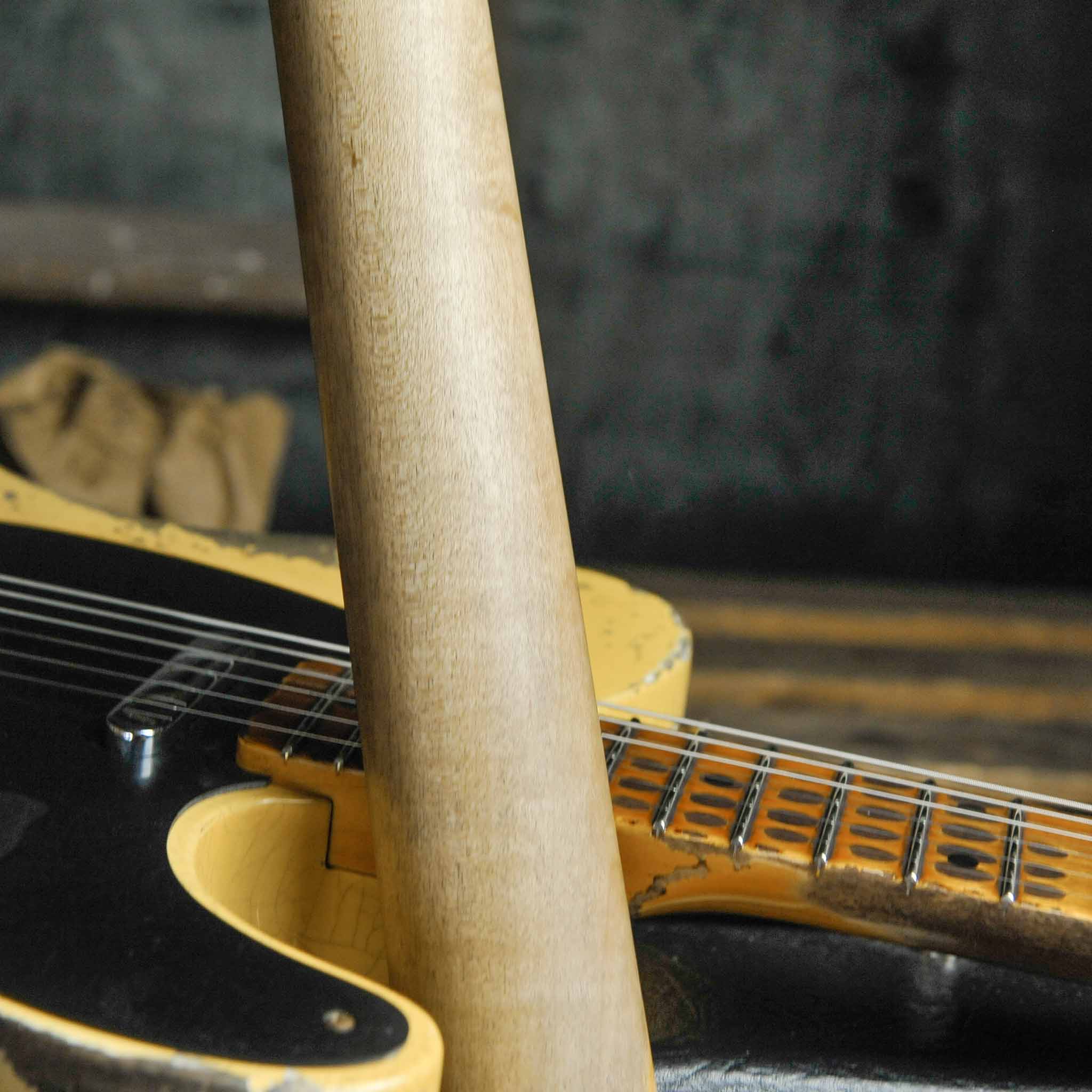 Fender Custom Shop 1963 Stratocaster® Super Heavy Relic® Super Faded Aged Black over 3-Color Sunburst