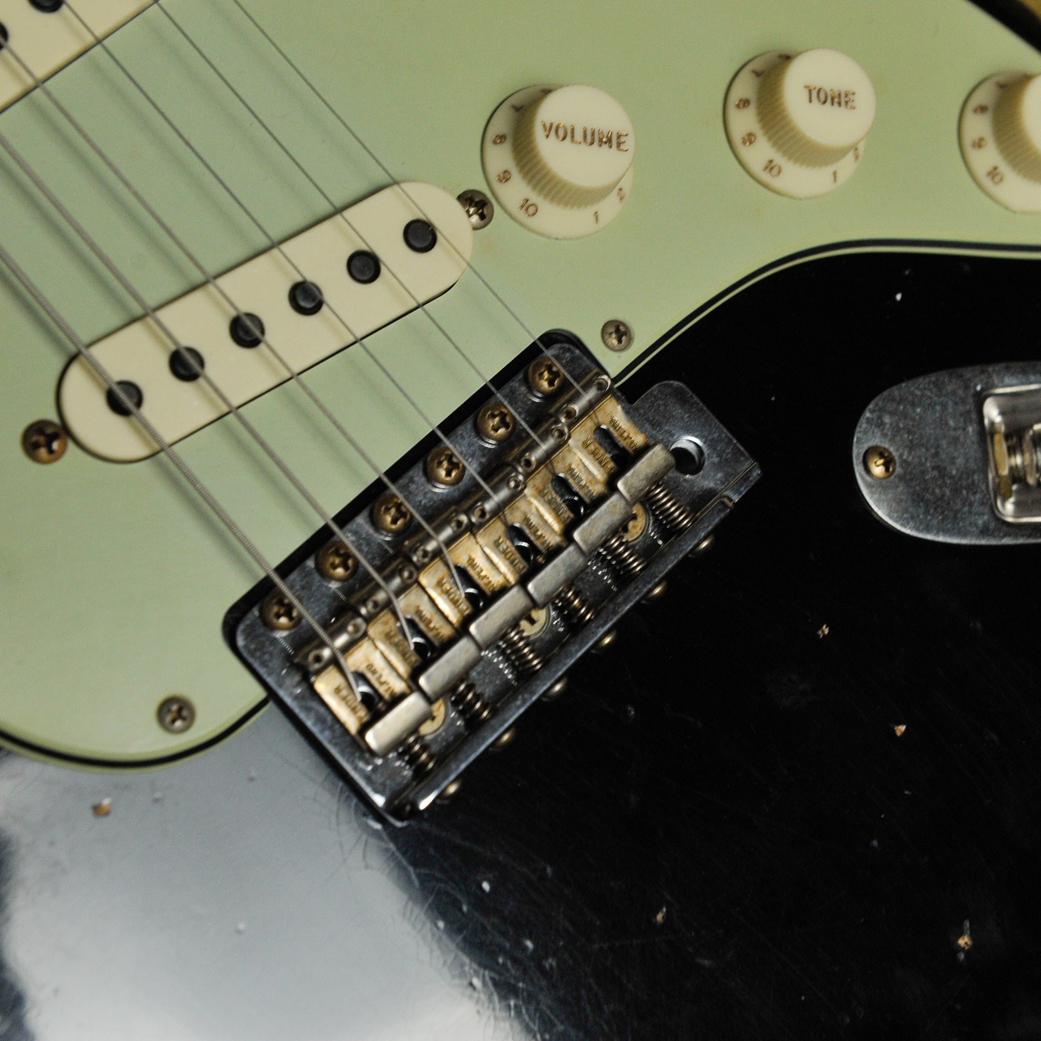 Fender Custom Shop 1962 Stratocaster Heavy Relic Aged Black