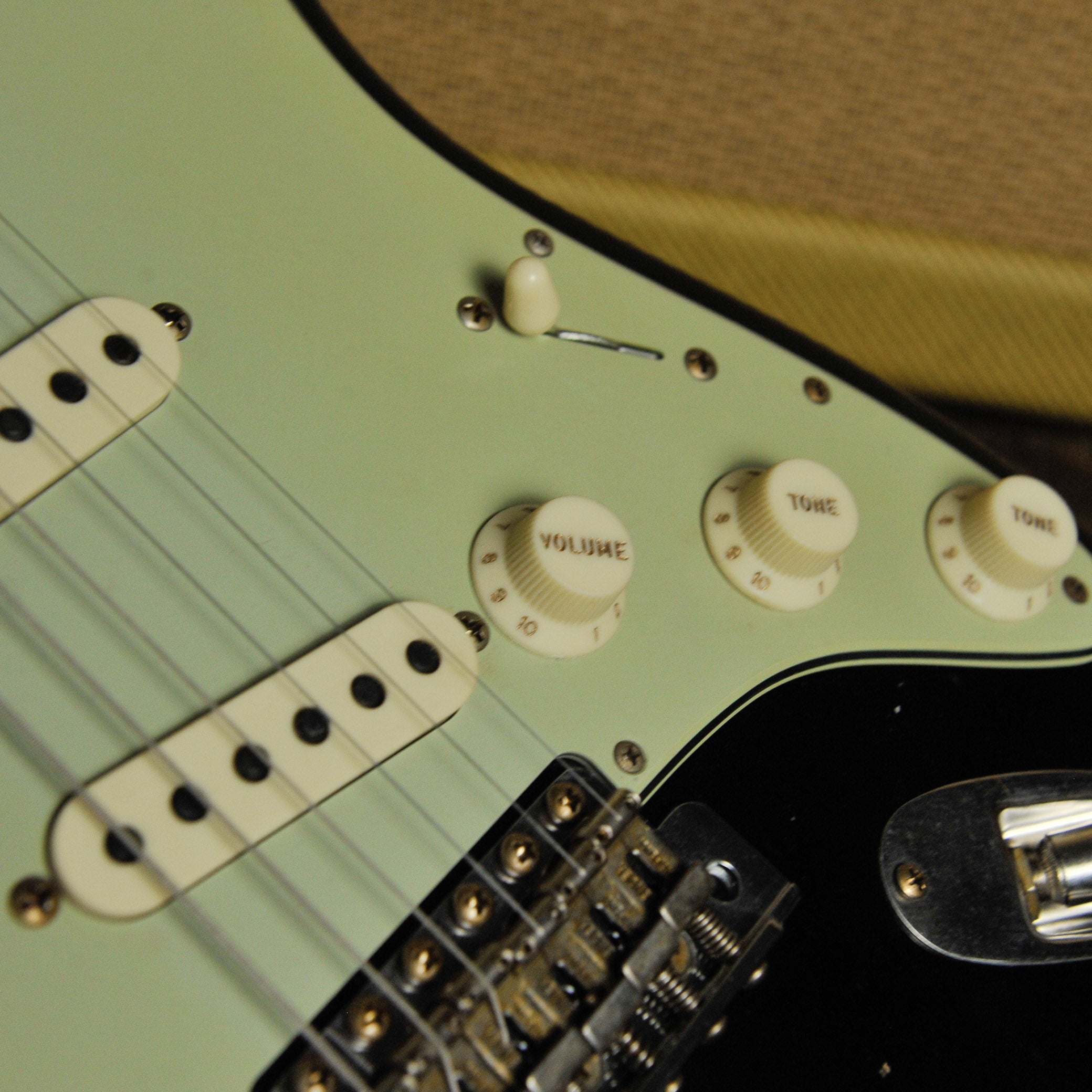 Fender Custom Shop 1962 Stratocaster Heavy Relic Aged Black