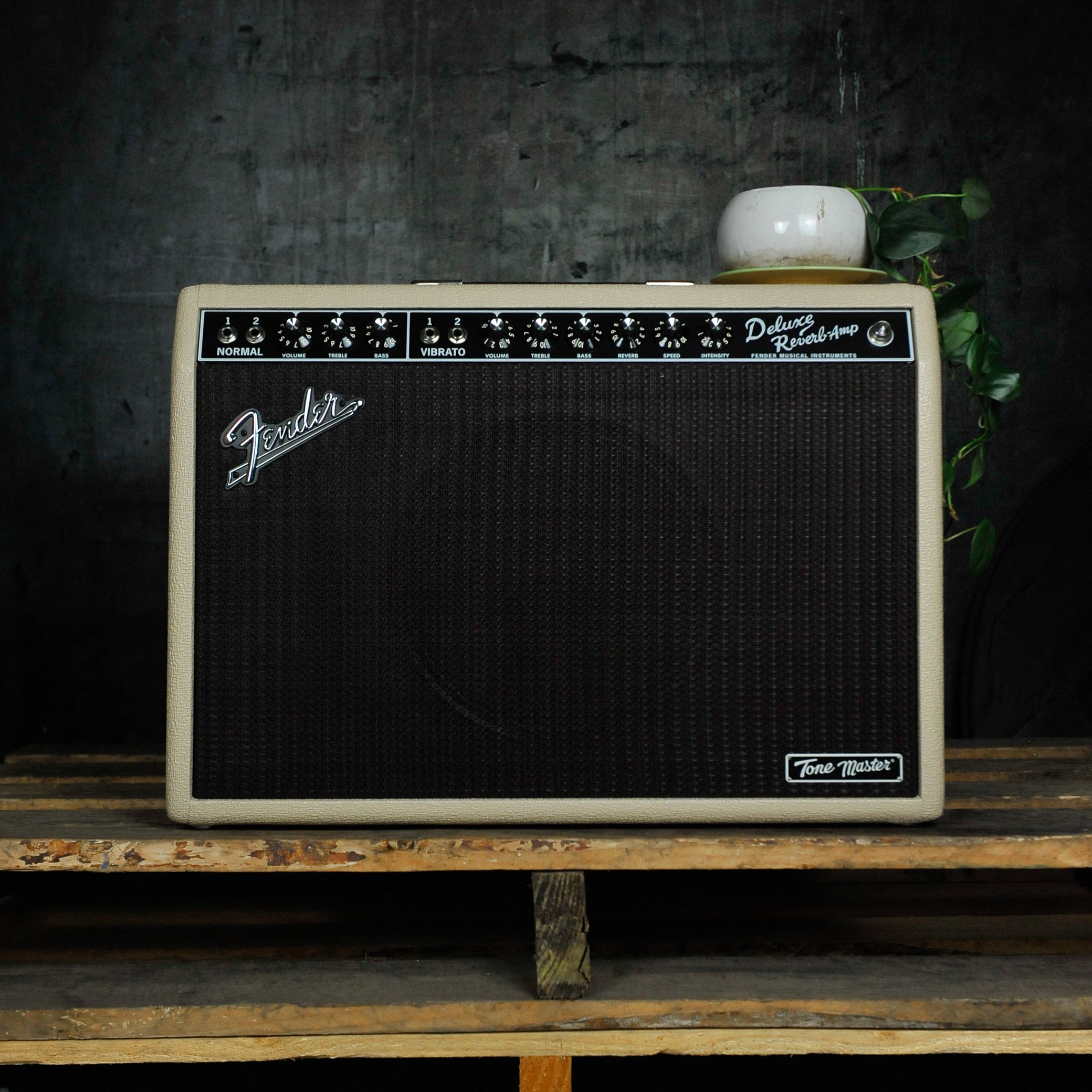 Fender Tone Master® Deluxe Reverb® Blonde 1x12" Guitar Amp