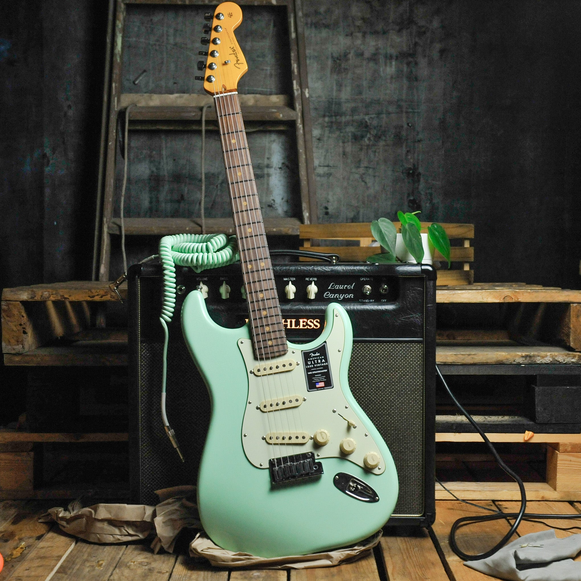 Fender American Ultra Luxe Vintage '60s Stratocaster®, Rosewood Fingerboard, Surf Green
