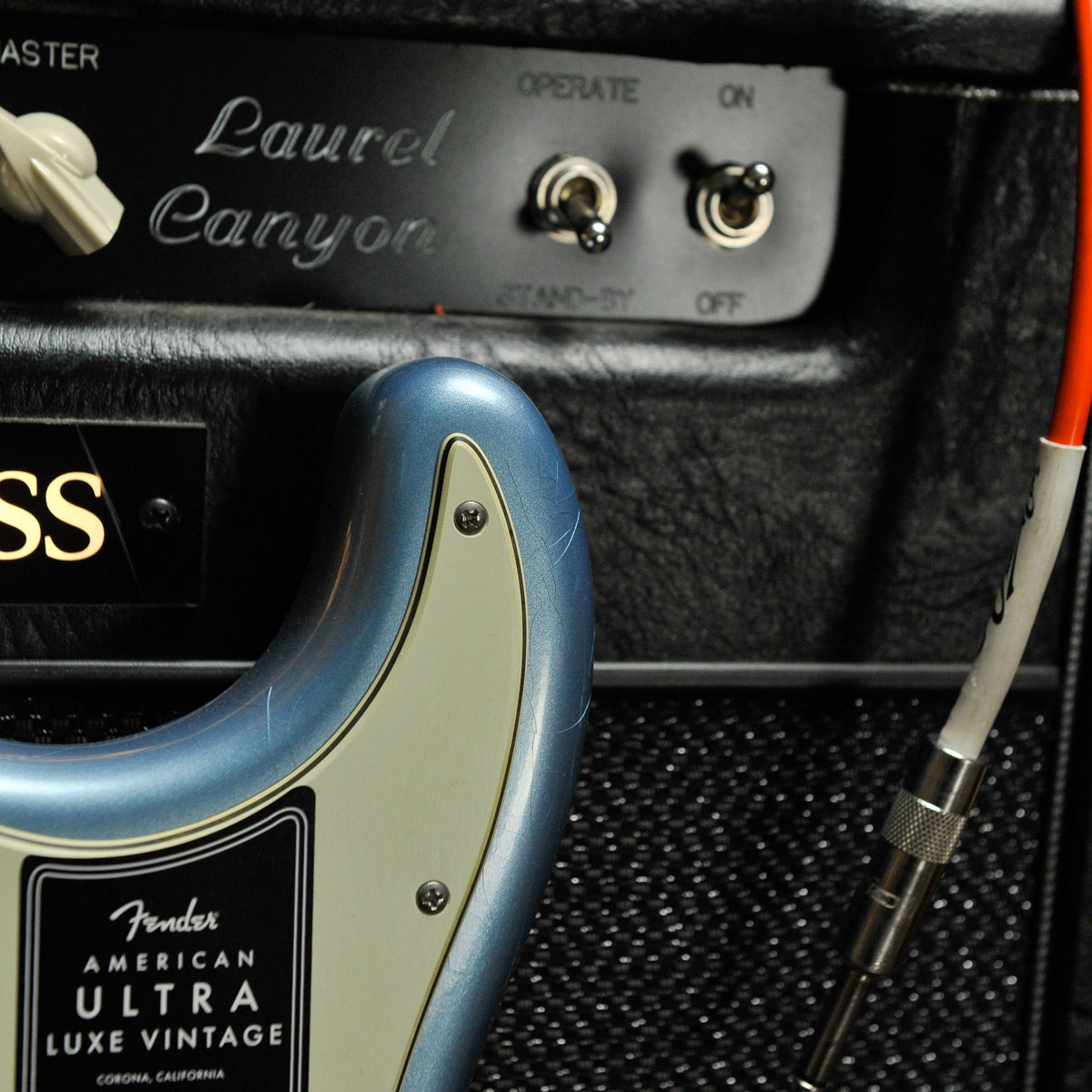 Fender American Ultra Luxe Vintage '60s Stratocaster®, Rosewood Fingerboard, Ice Blue Metallic