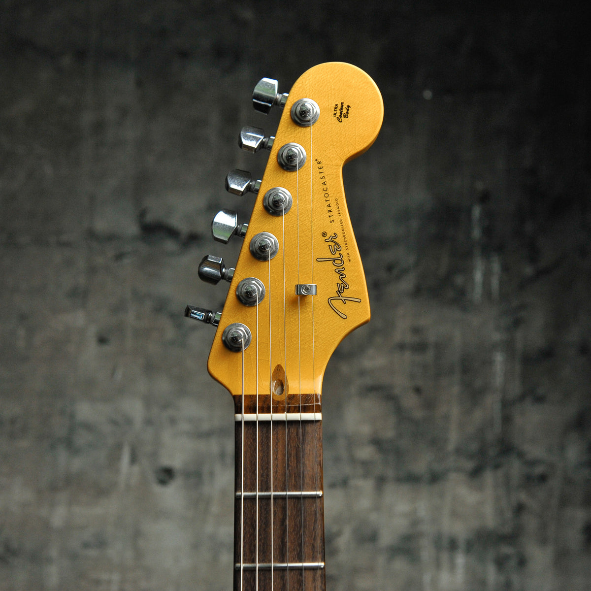 Fender American Ultra Luxe Vintage '60s Stratocaster®, Rosewood Fingerboard, Ice Blue Metallic