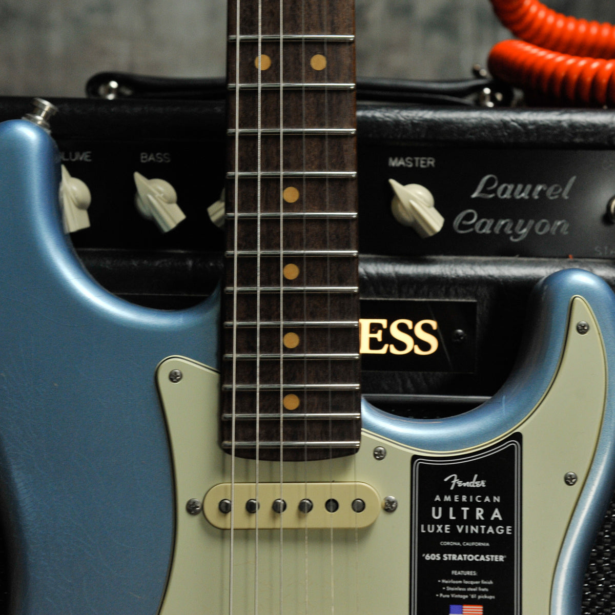 Fender American Ultra Luxe Vintage '60s Stratocaster®, Rosewood Fingerboard, Ice Blue Metallic