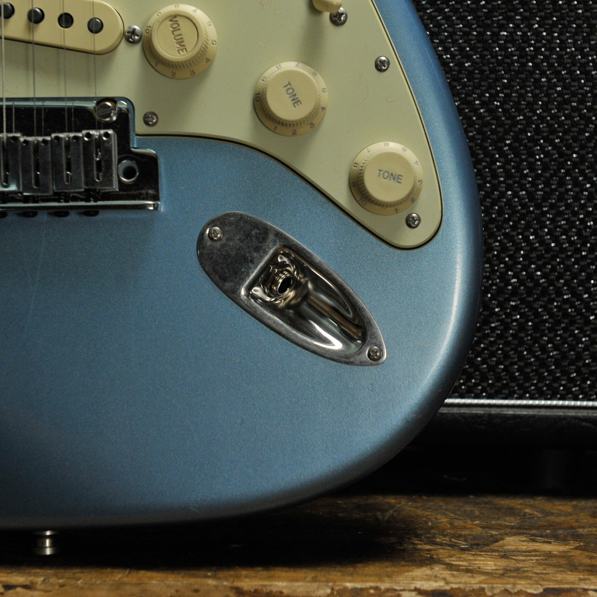 Fender American Ultra Luxe Vintage '60s Stratocaster®, Rosewood Fingerboard, Ice Blue Metallic