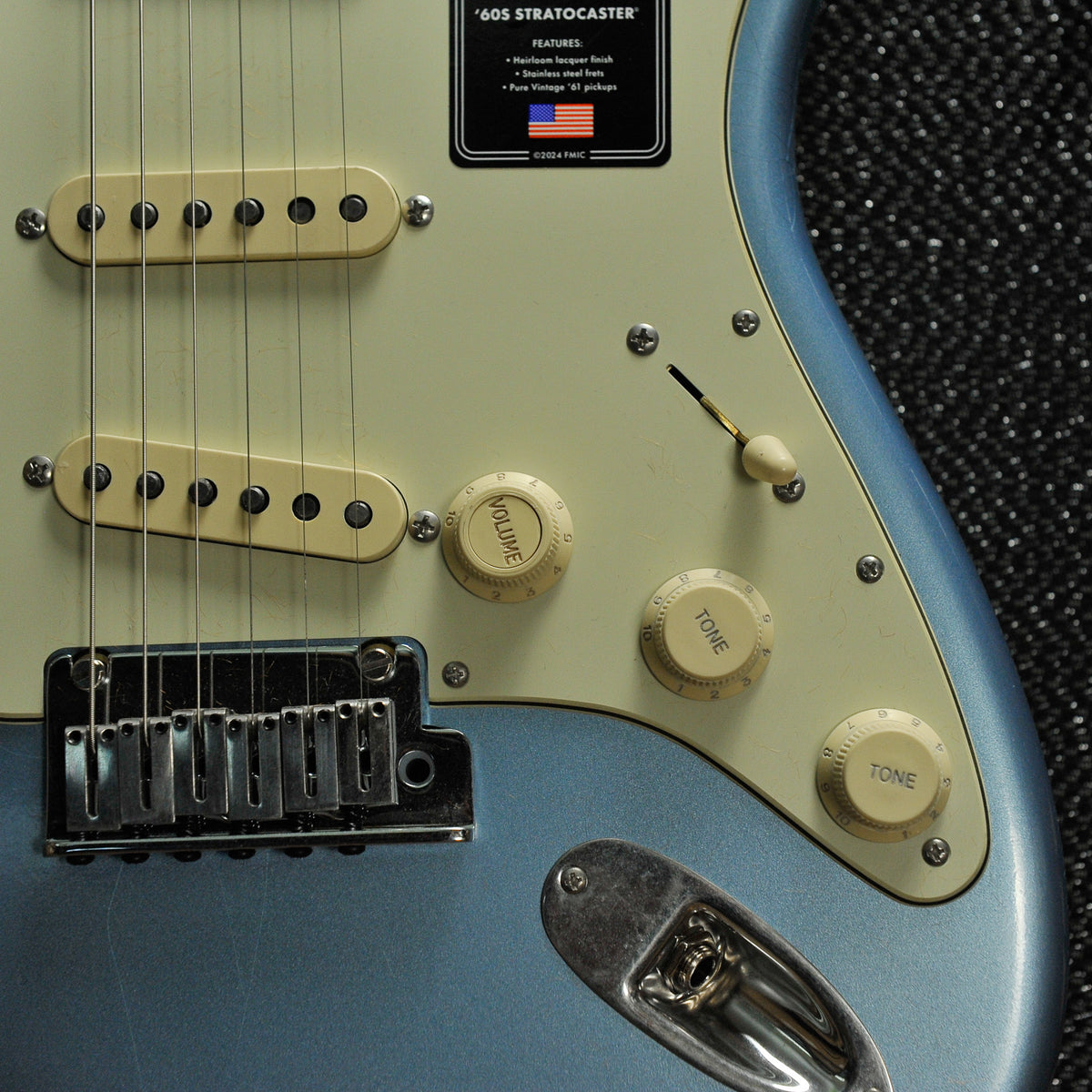 Fender American Ultra Luxe Vintage '60s Stratocaster®, Rosewood Fingerboard, Ice Blue Metallic