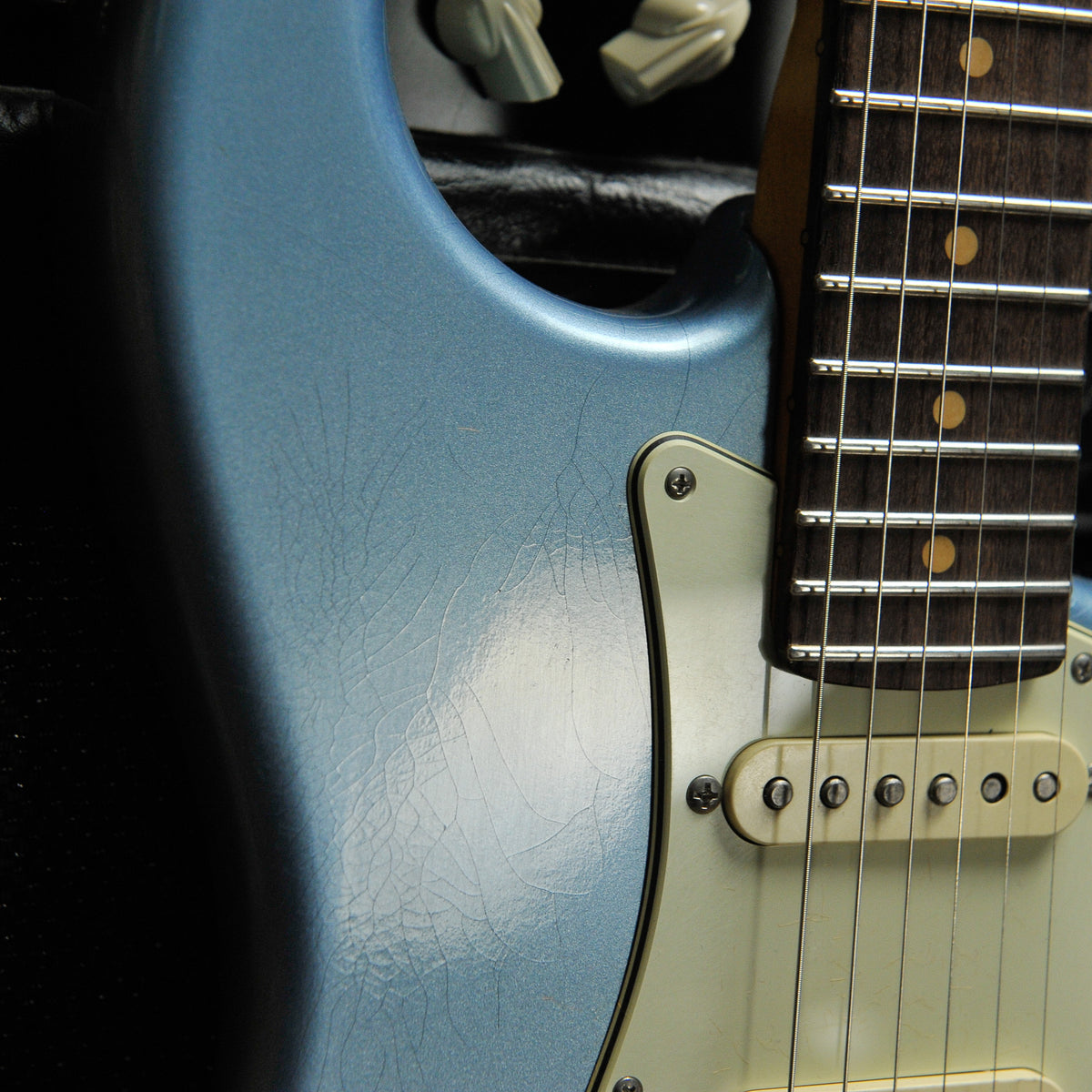 Fender American Ultra Luxe Vintage '60s Stratocaster®, Rosewood Fingerboard, Ice Blue Metallic