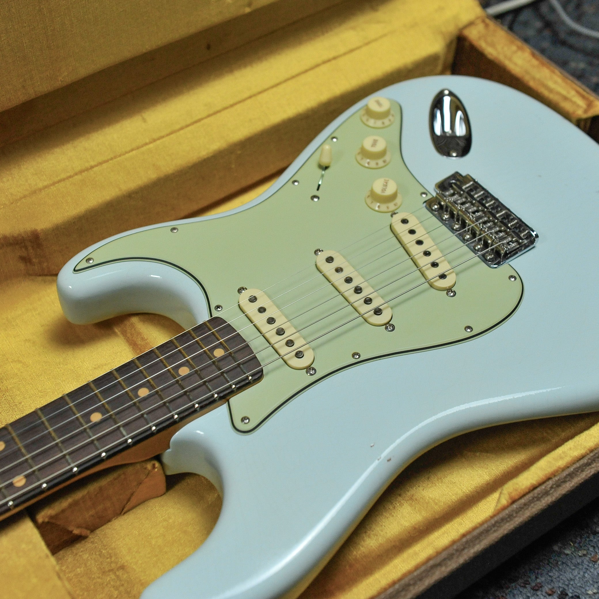 Fender Custom Shop Limited Edition '62 Poblano Stratocaster® Journeyman Relic® Super Faded Aged Sonic Blue