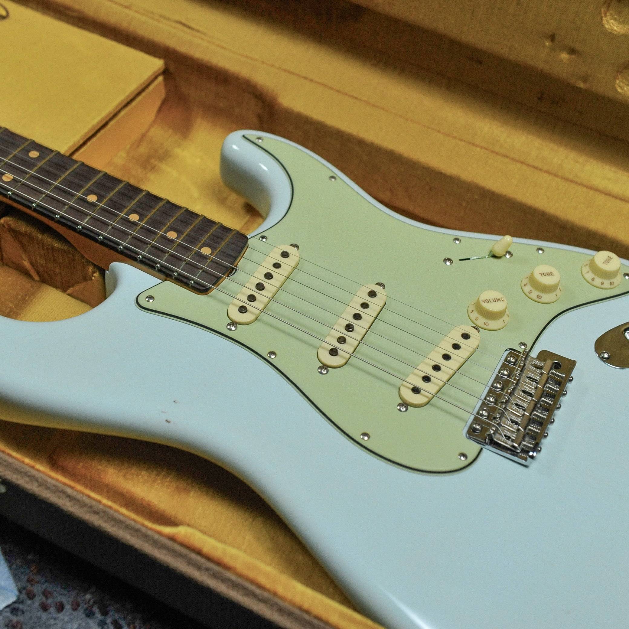 Fender Custom Shop Limited Edition '62 Poblano Stratocaster® Journeyman Relic® Super Faded Aged Sonic Blue