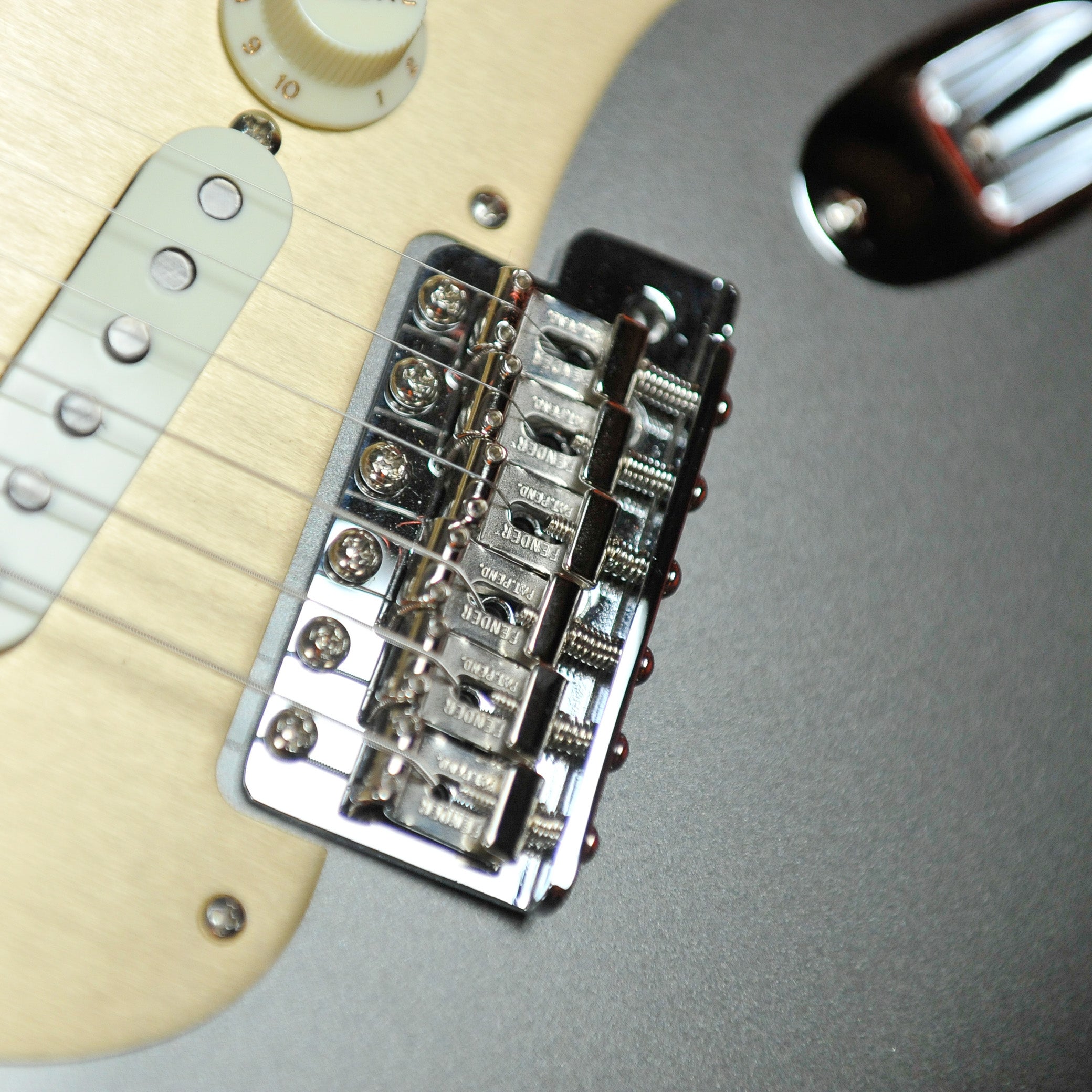 Fender Custom Shop Limited-edition Roasted Stratocaster Special NOS Electric Guitar - Aged Pewter