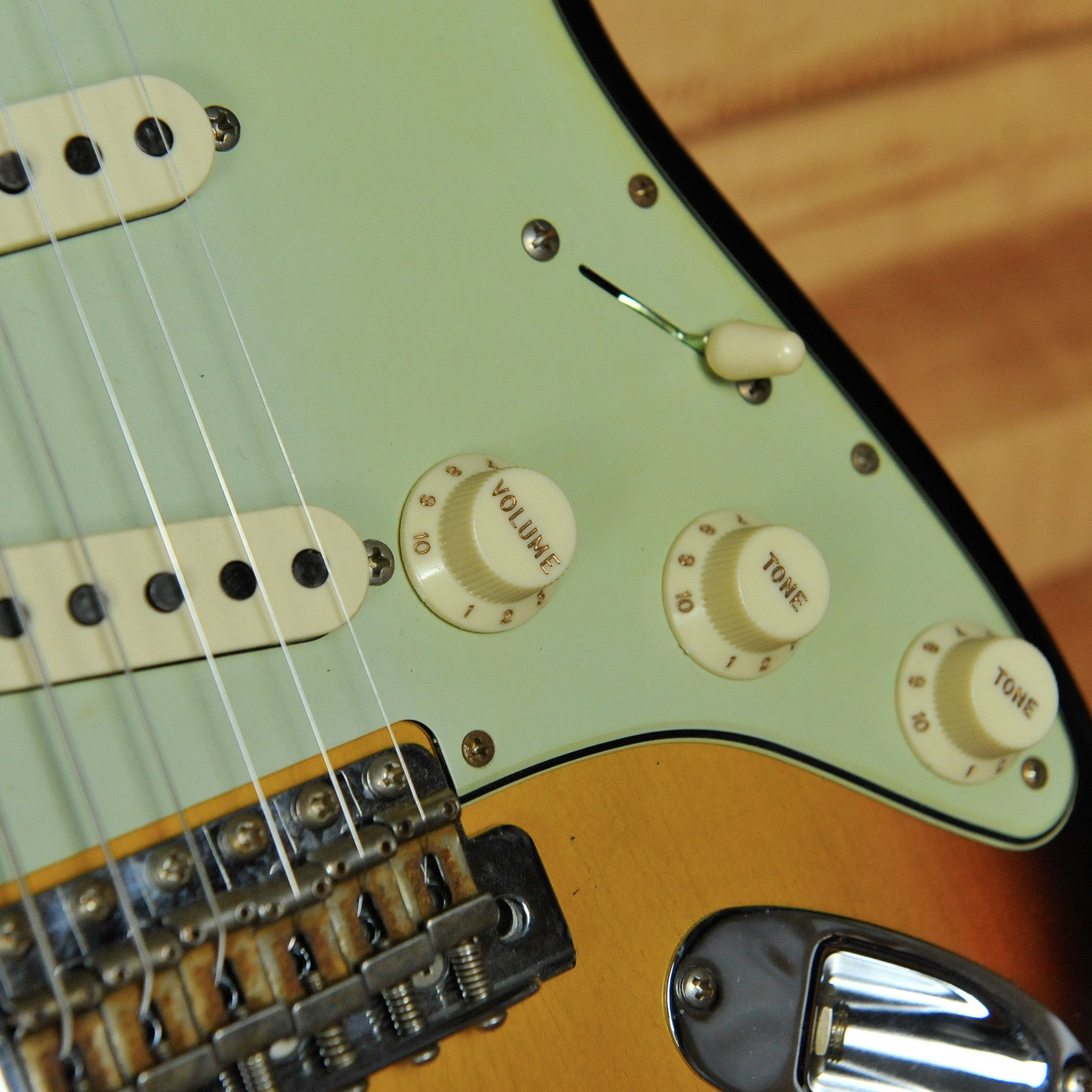 Fender Custom Shop 1960 Stratocaster Journeyman Relic (Faded Aged 3-Colour Sunburst)