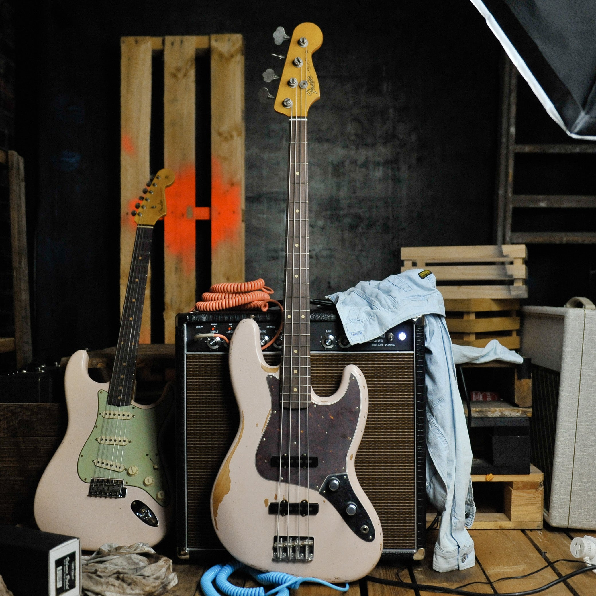 Fender Flea Jazz Bass, Rosewood Fingerboard, Roadworn Shell Pink
